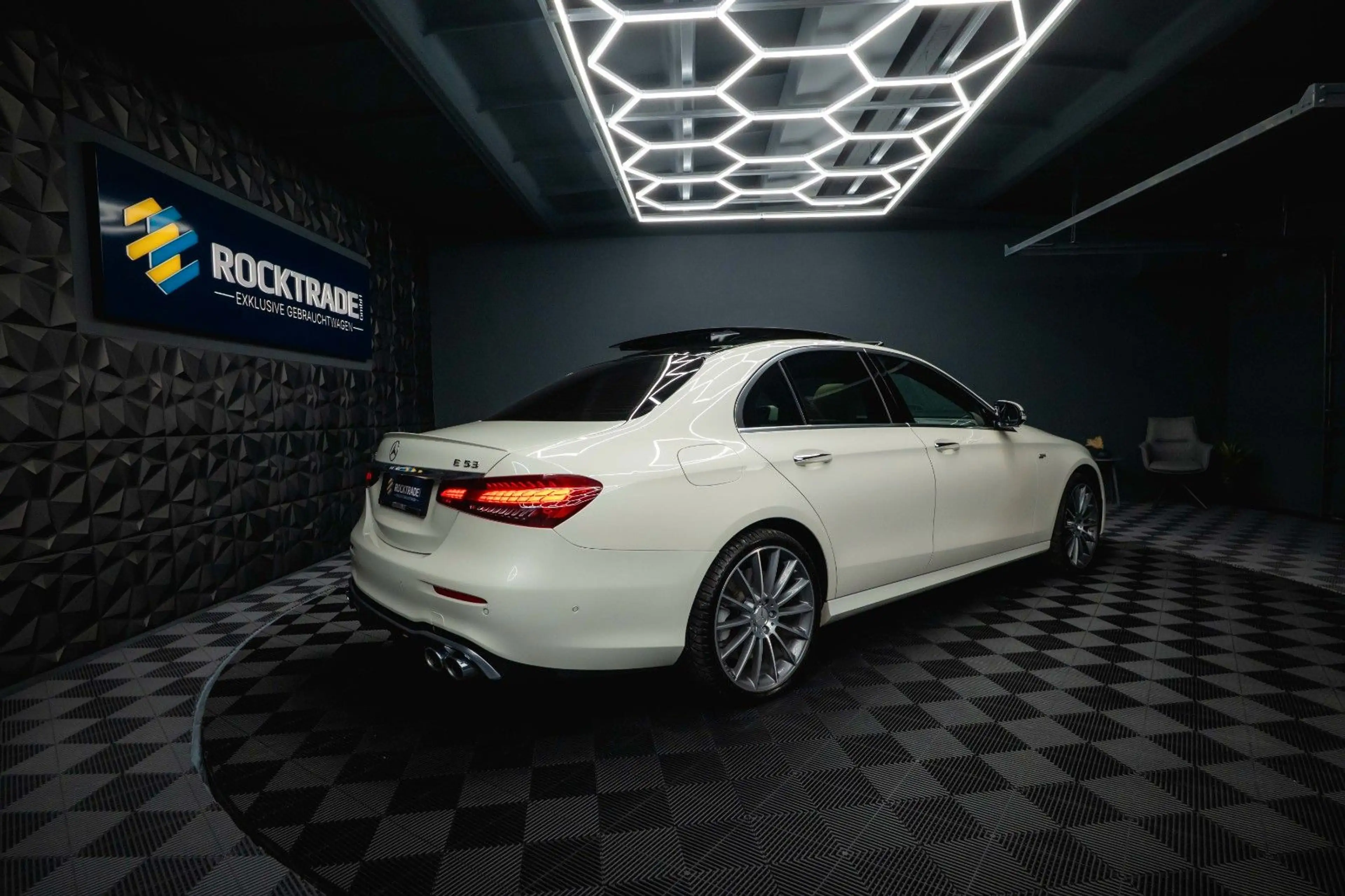 Mercedes-Benz E 53 AMG 4Matic+ Facelift Designo *ACC*Pano*360* — photo 15