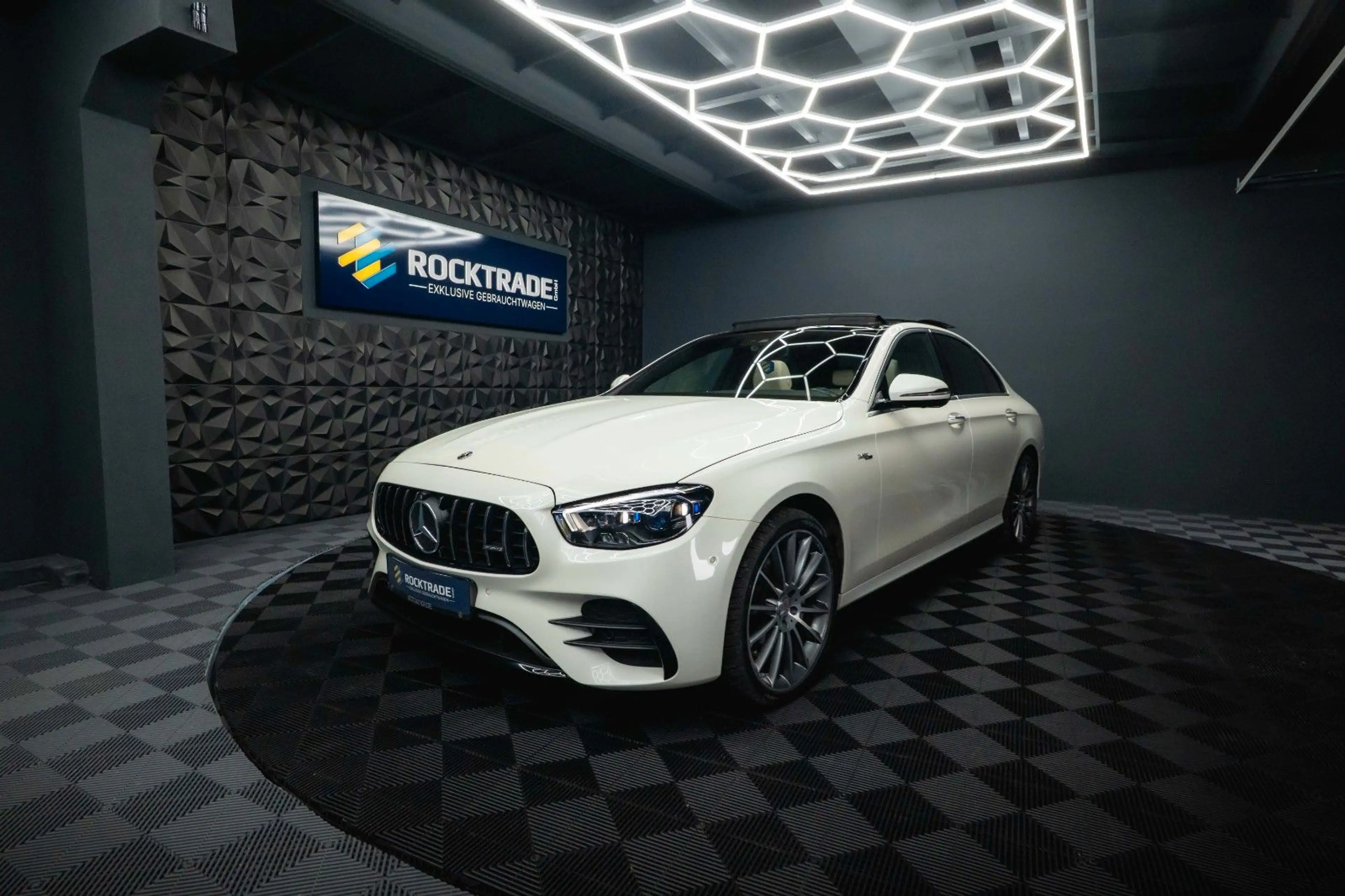Mercedes-Benz E 53 AMG 4Matic+ Facelift Designo *ACC*Pano*360* — photo 2
