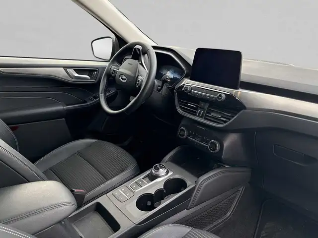 Ford Kuga view 4
