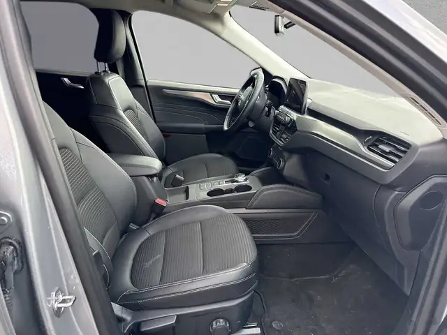 Ford Kuga view 3