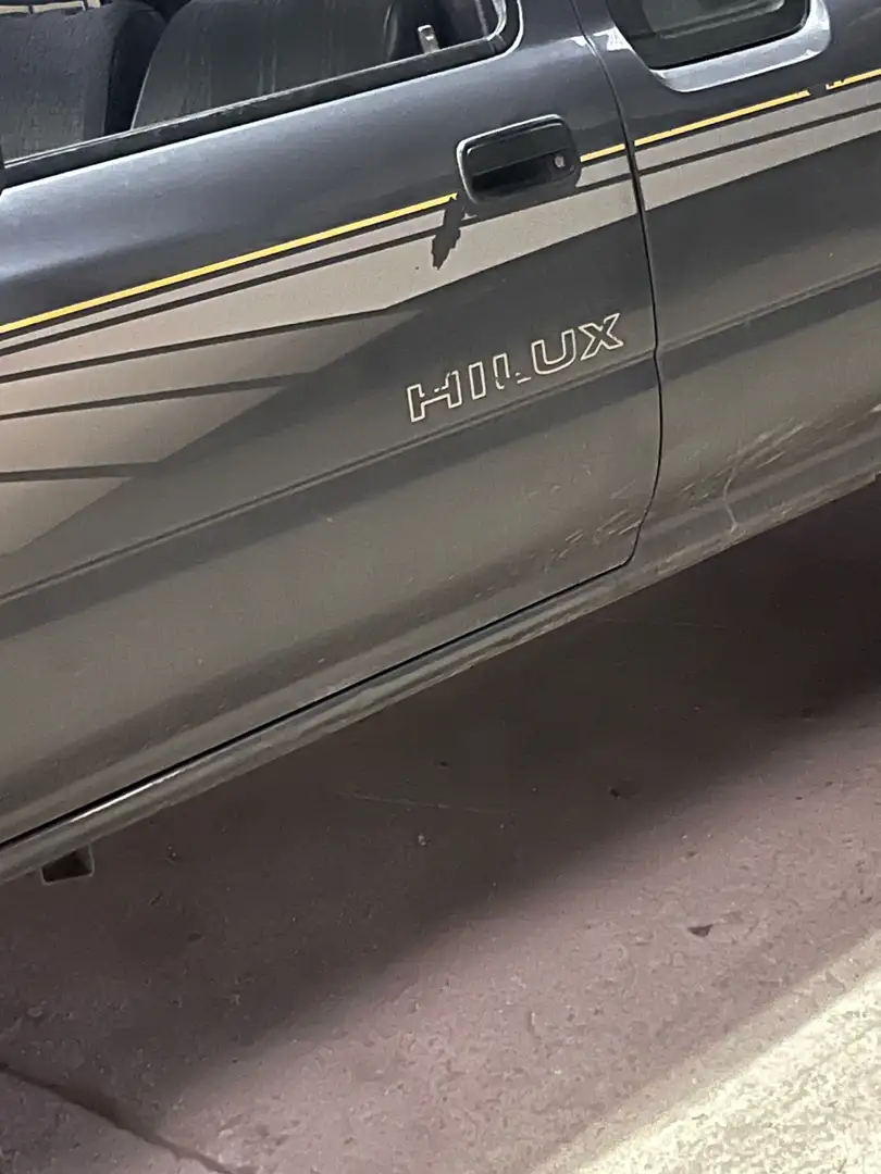 Toyota Hilux PLAT.CAB. D - 2