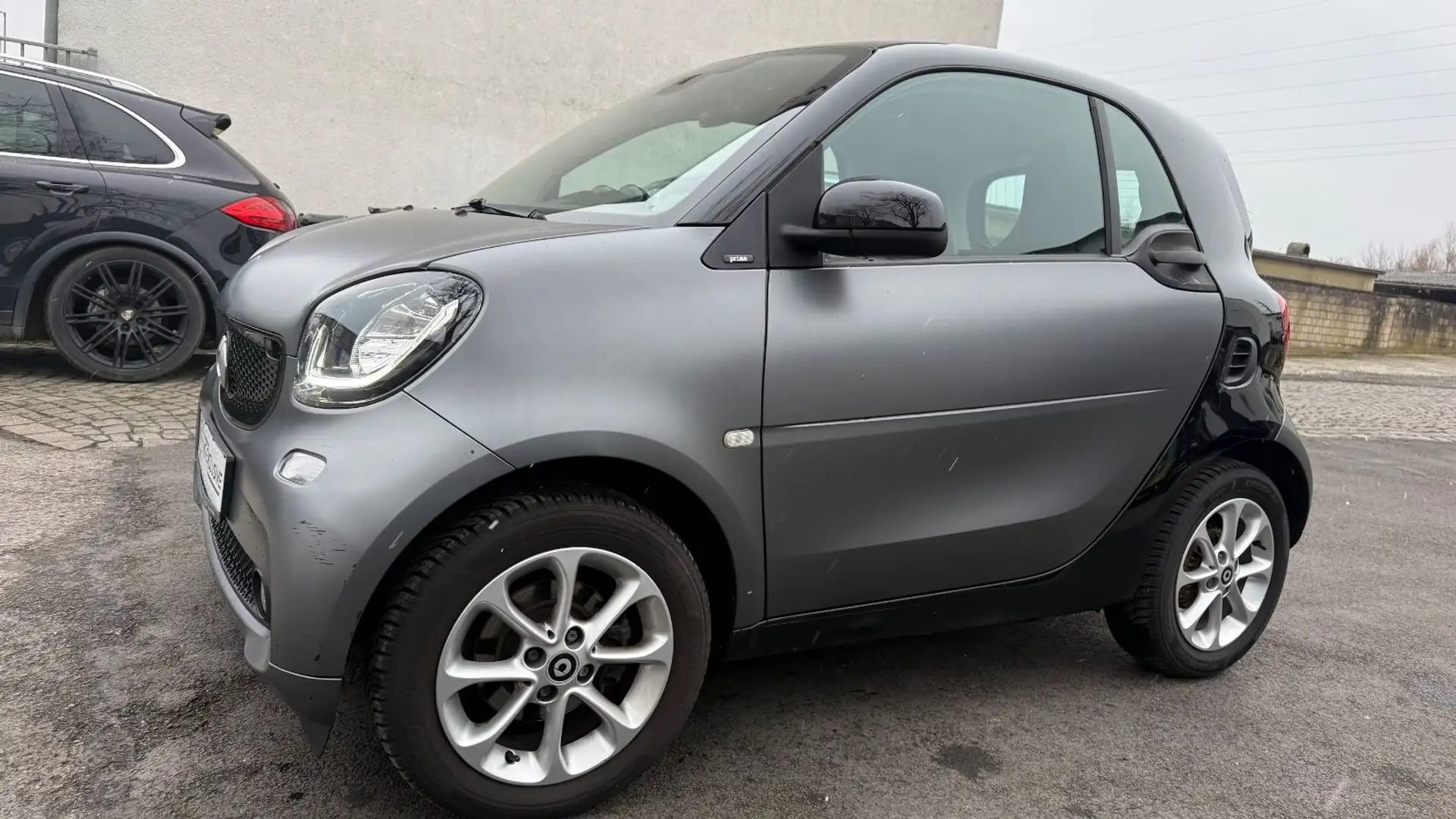 smart forTwo fortwo coupe Basis 52 kW Schwarz - 2