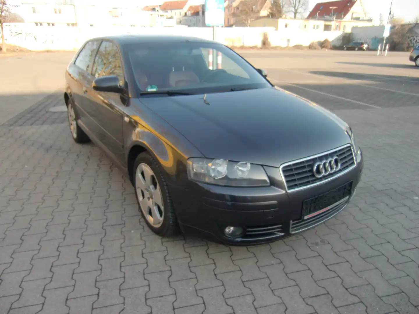 Audi A3 A3 2.0 FSI S Line Sportpaket ,Autom.,TÜV 9/26 Grau - 1
