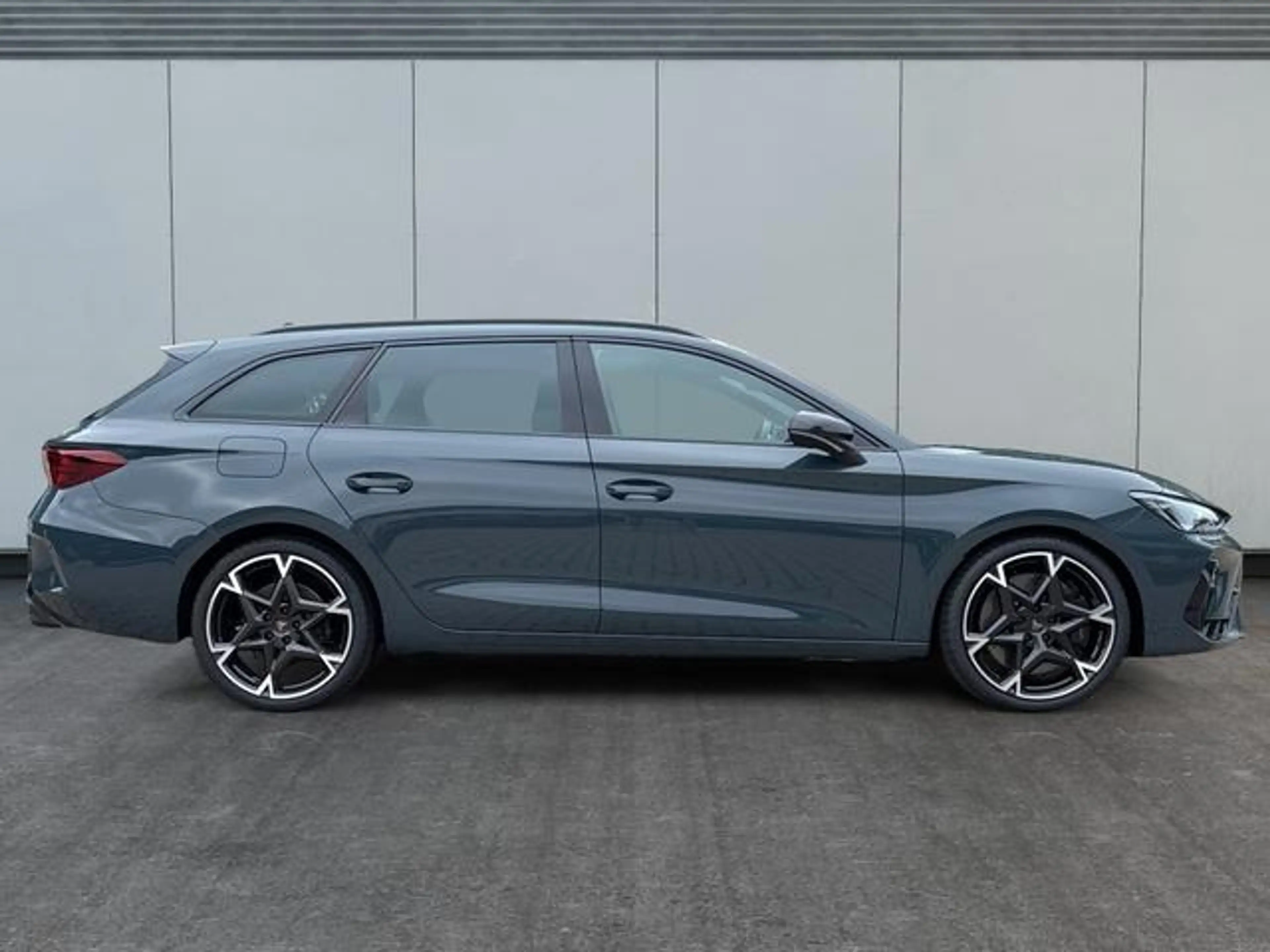 CUPRA Leon Sportstourer VZ 4x4 ST AHK+NAVI+eHK+KAME... — photo 2