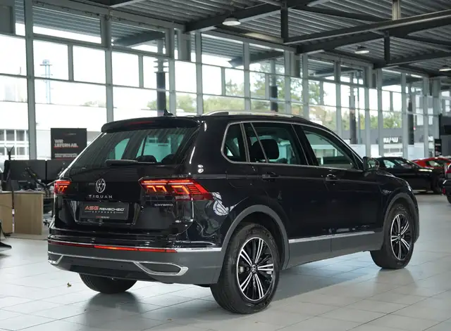 Volkswagen Tiguan view 5