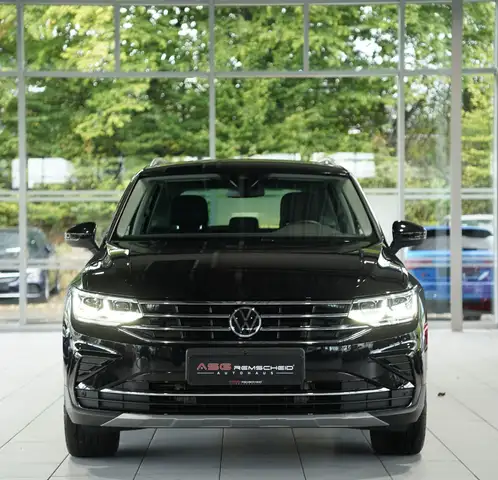 Volkswagen Tiguan view 2