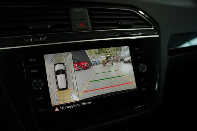 Volkswagen Tiguan view 9