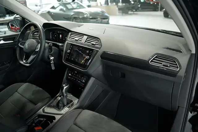 Volkswagen Tiguan view 13