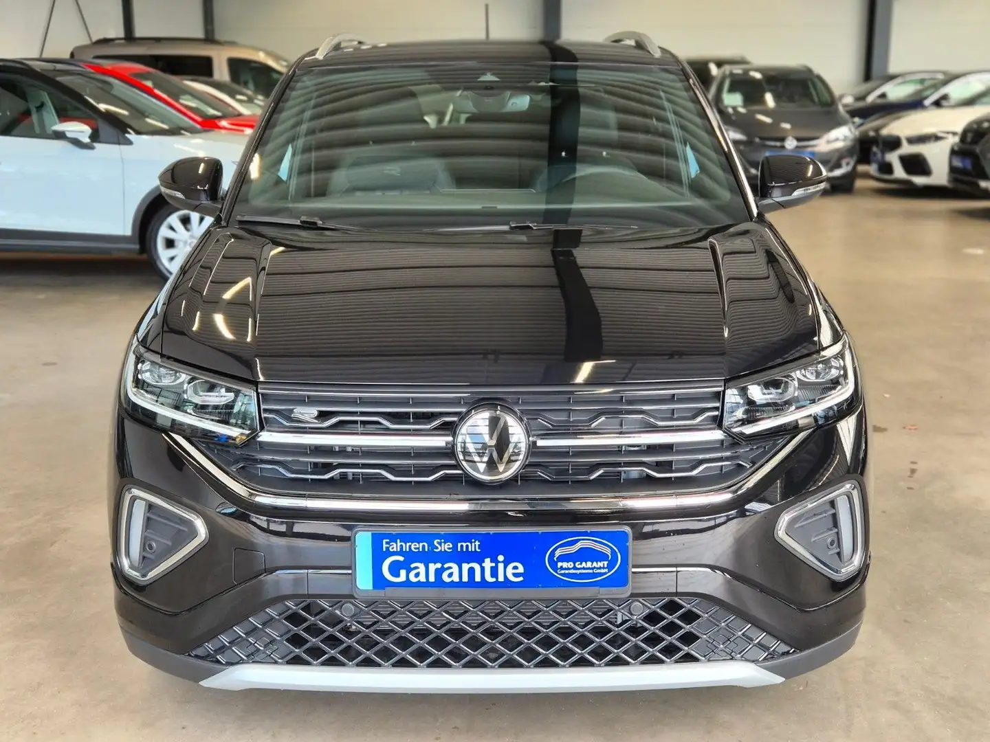Volkswagen T-Cross T-CROSS 1.5 TSI R-LINE IQ NAV SHZ CAMERA ACC AHK Schwarz - 2