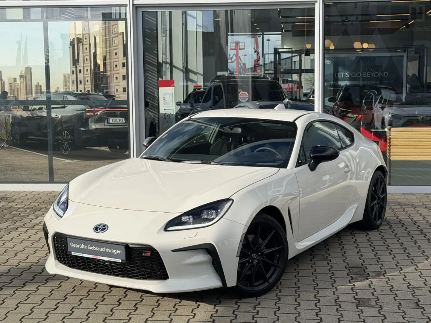 Toyota GR86 GR86 Coupe 2,4L 235 PS 6-Gang *Neuwagenzustand!* Weiß - 2