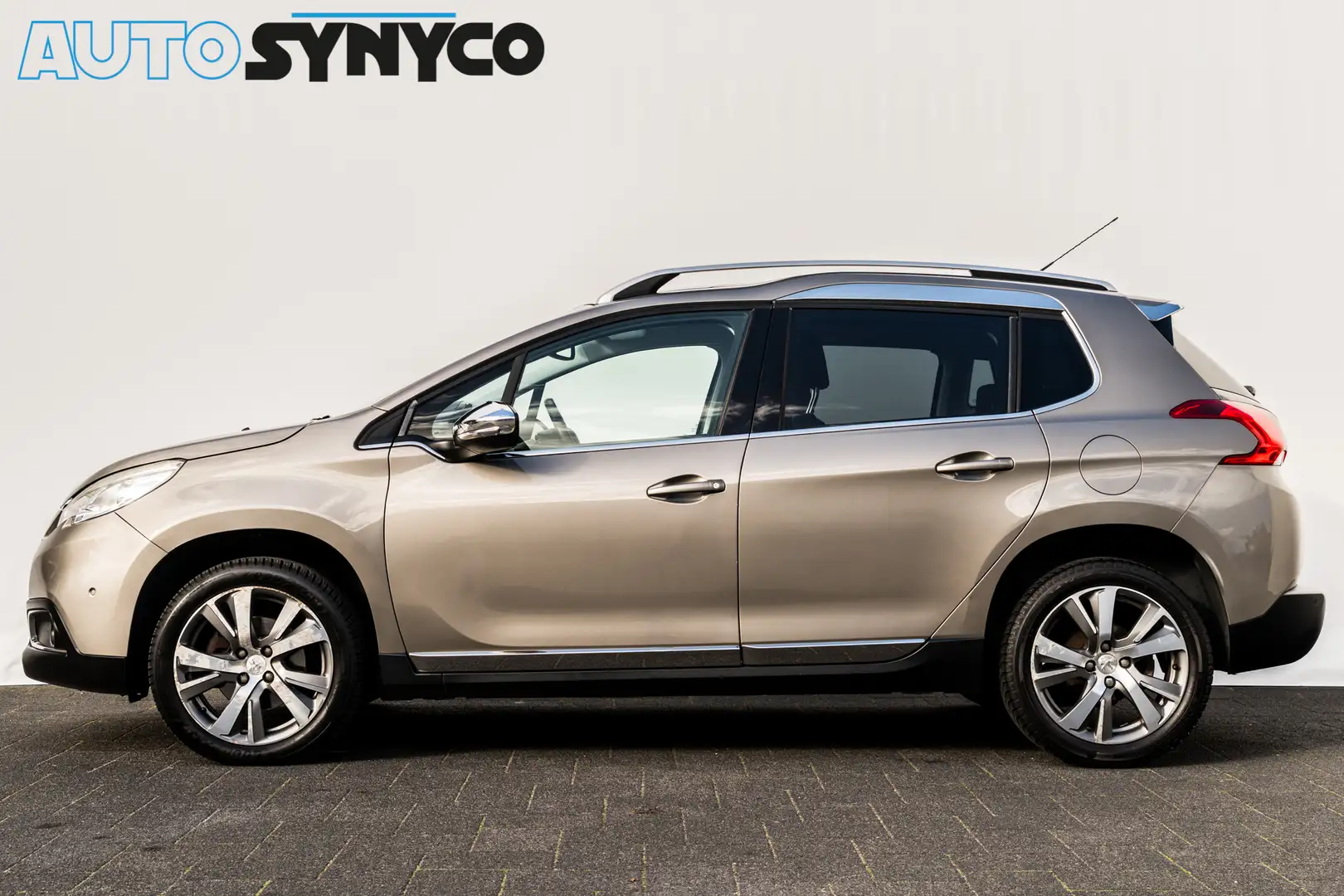 Peugeot 2008 1.6 VTi Féline | Panoramadak | Trekhaak | Airco | Braun - 2
