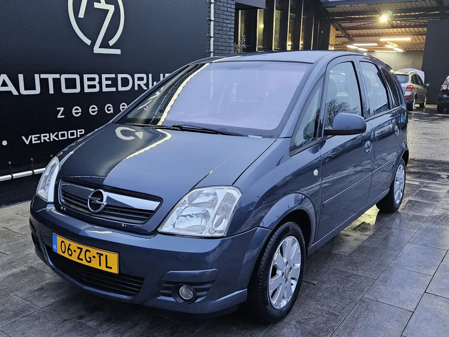 Opel Meriva 1.6-16V Temptation *AC* Grau - 2