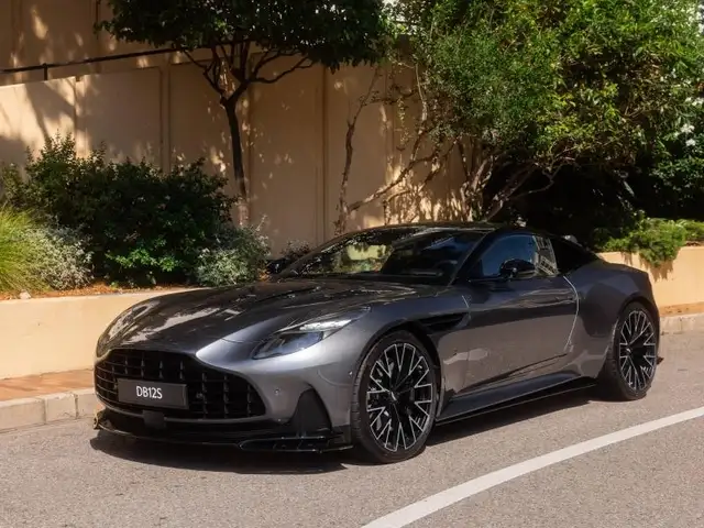 Aston Martin DB12 S