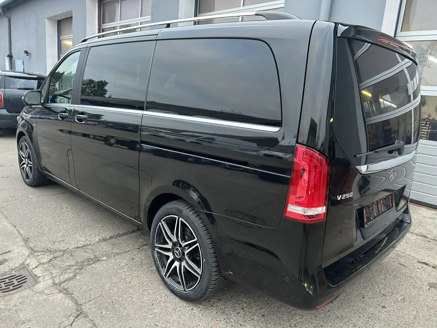 Mercedes-Benz V 250 V-Klasse d lang 7G-TRONIC Avantgarde Edition*AMG Schwarz - 2