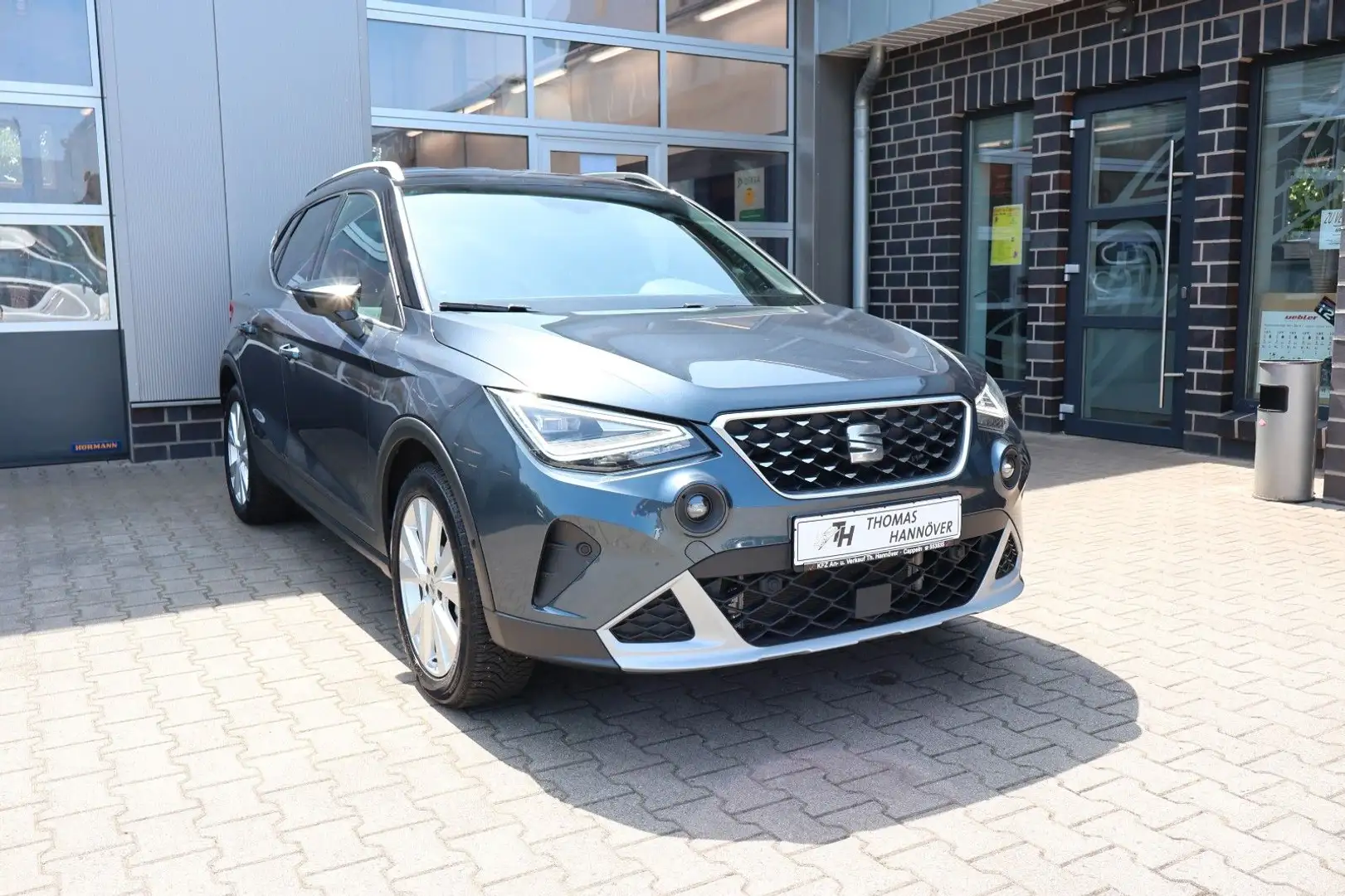SEAT Arona Xperience Beats AHK/LED/Navi/Allwetterreif Grau - 1