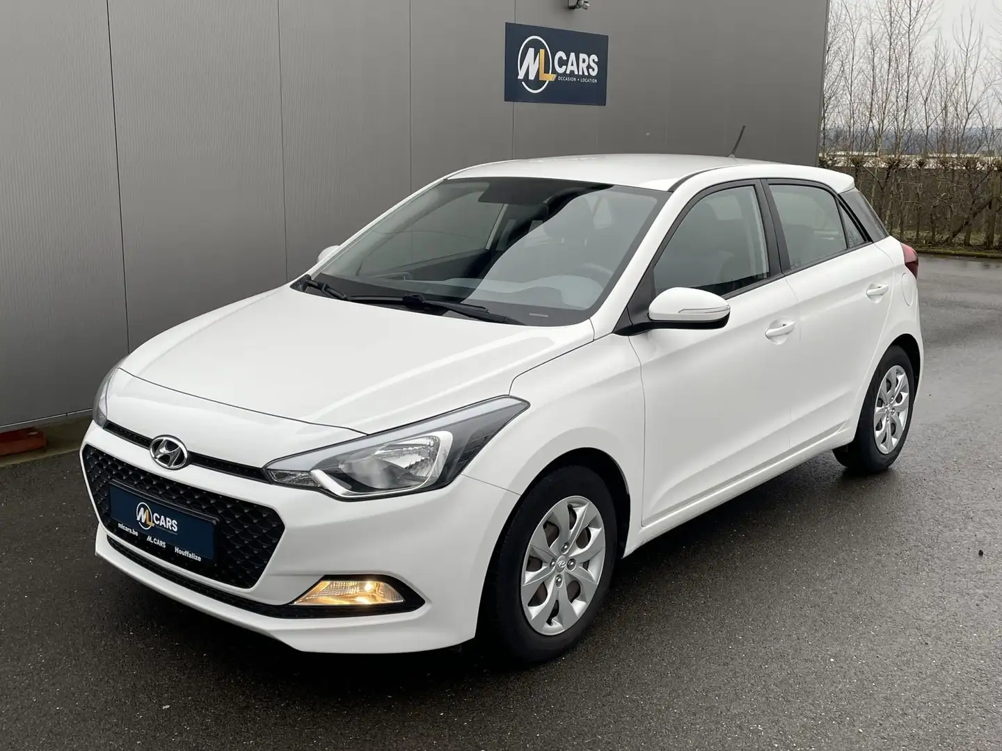 Hyundai i20 ESSENCE 5 PORTES Blanc - 2