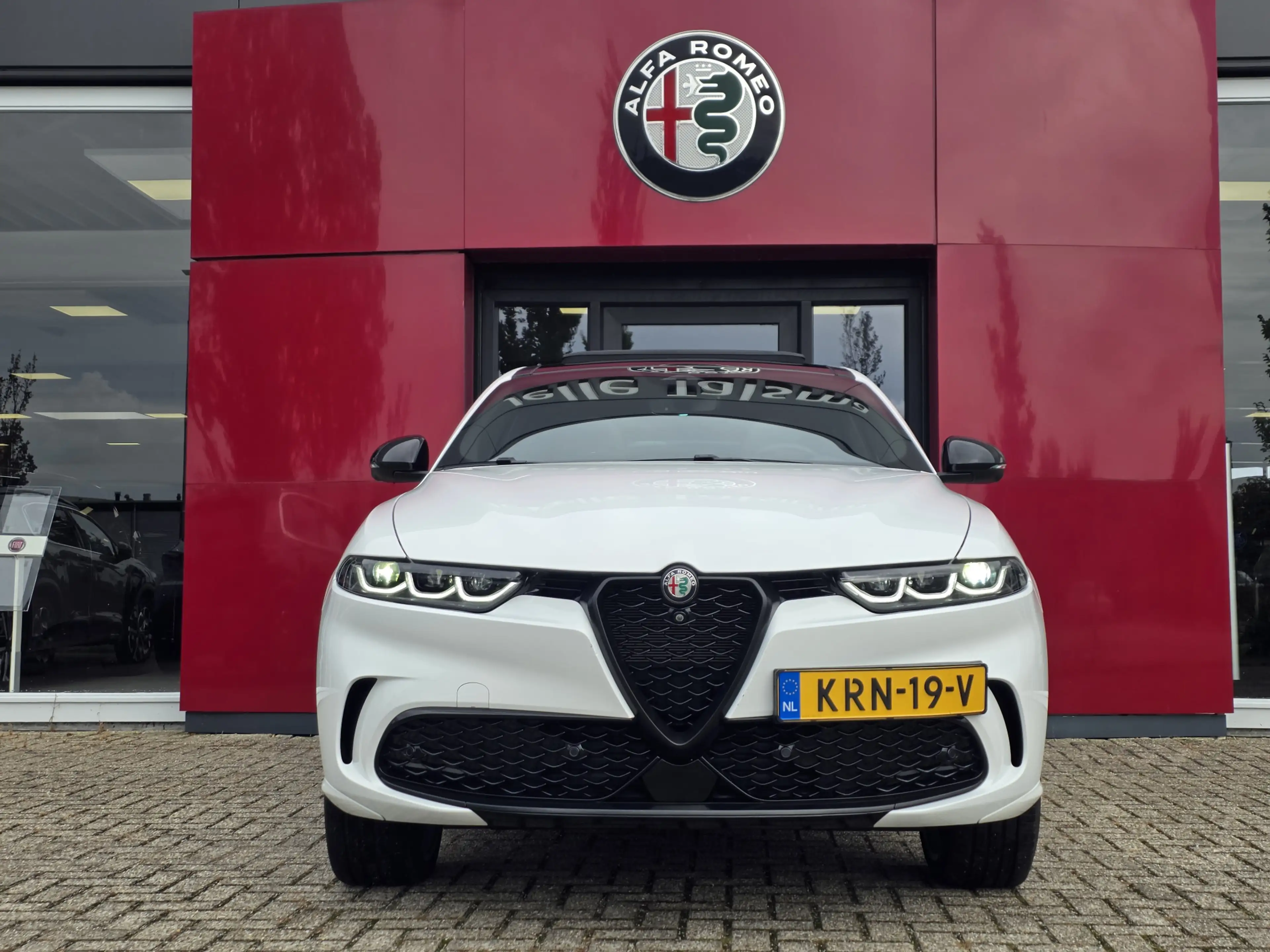 Alfa Romeo Tonale 1.3T PHEV 280PK Tributo Italiano | Panorama-dak | — photo 2