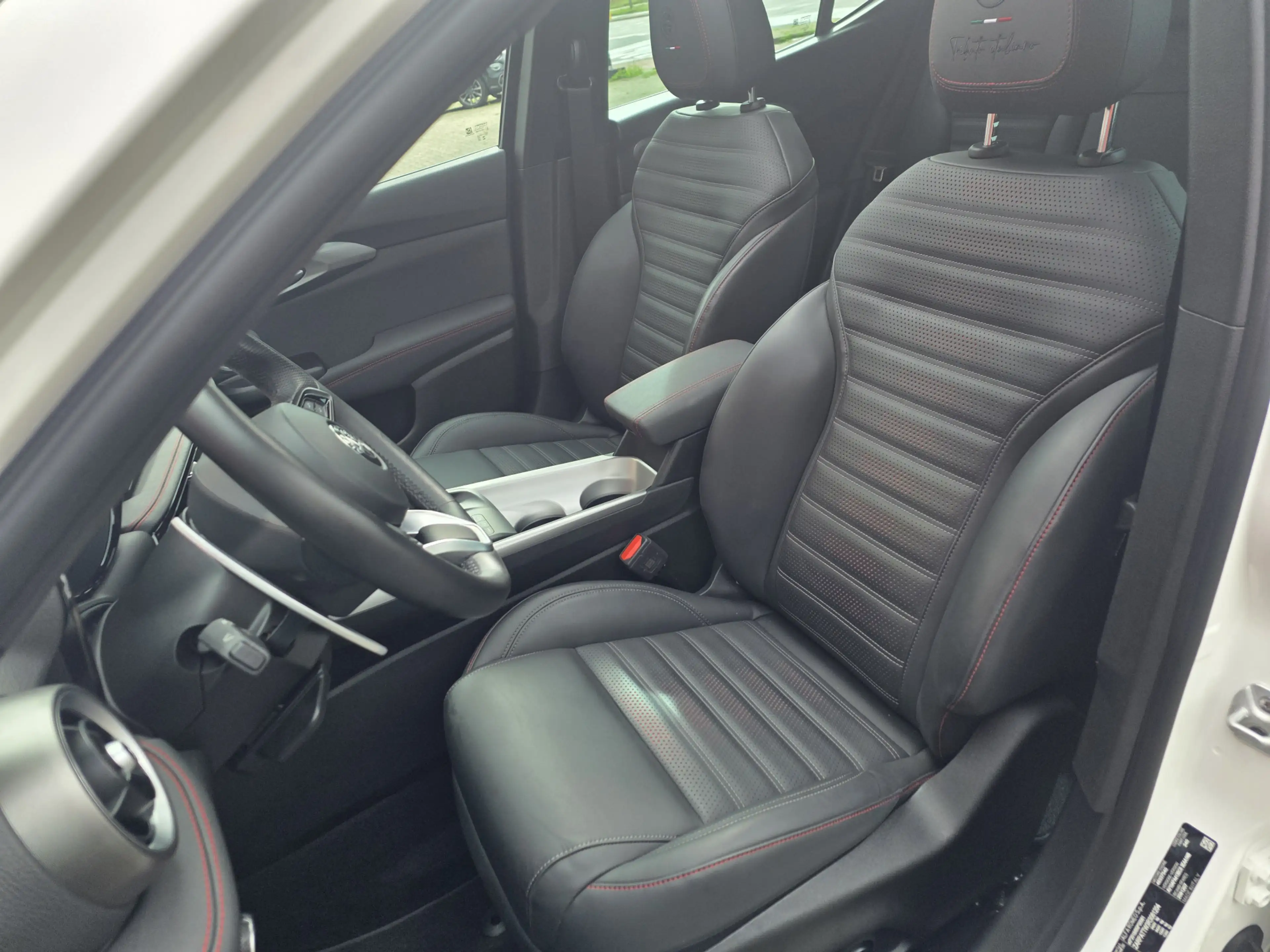Alfa Romeo Tonale 1.3T PHEV 280PK Tributo Italiano | Panorama-dak | — photo 4