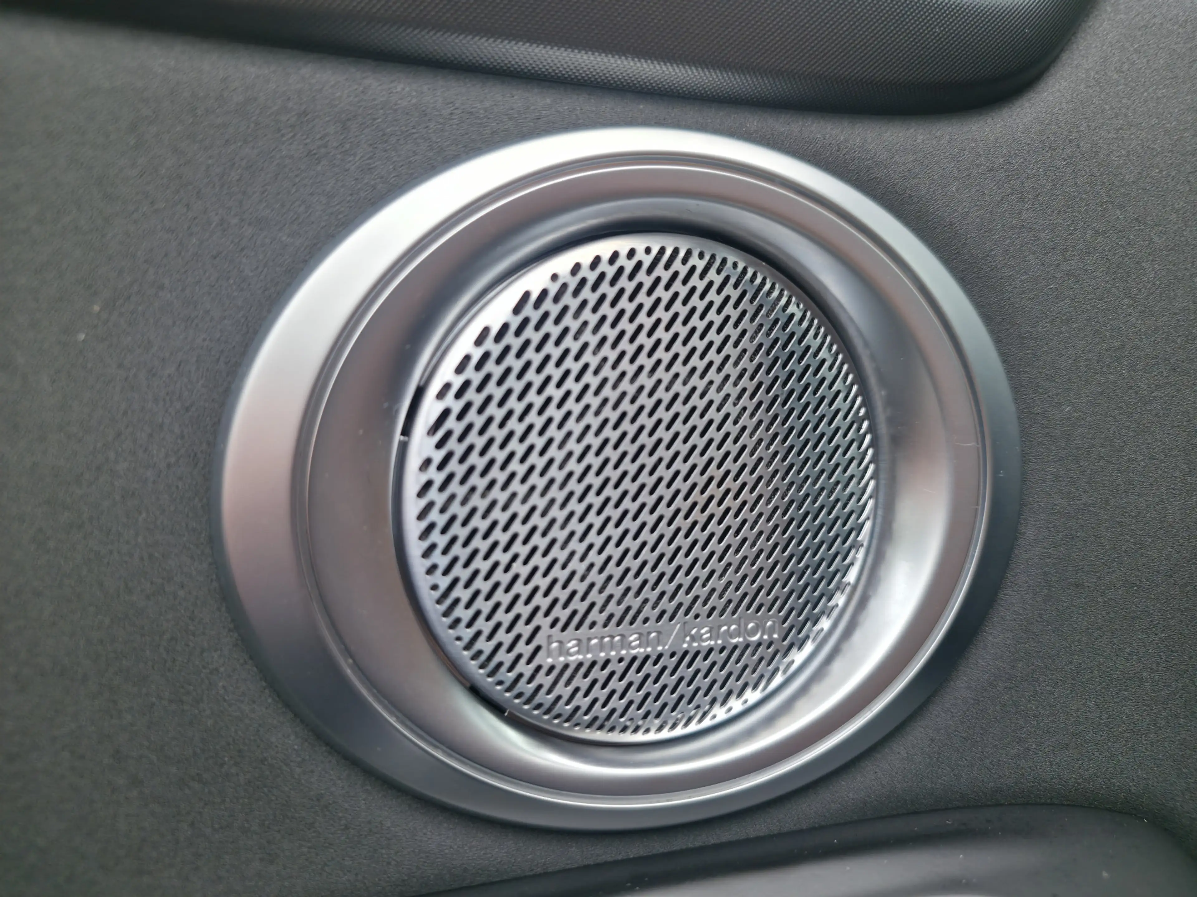 Alfa Romeo Tonale 1.3T PHEV 280PK Tributo Italiano | Panorama-dak | — photo 17