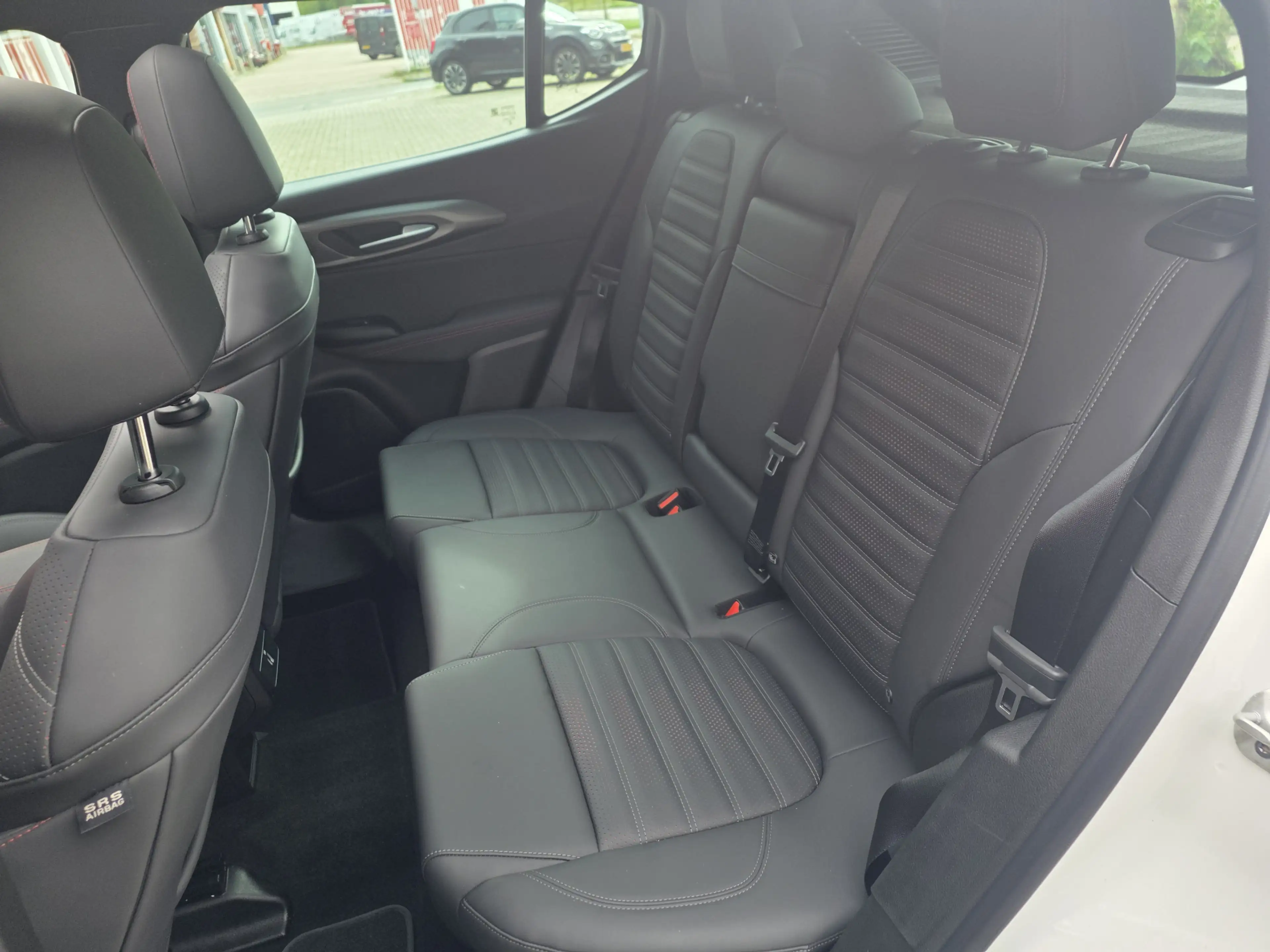 Alfa Romeo Tonale 1.3T PHEV 280PK Tributo Italiano | Panorama-dak | — photo 16