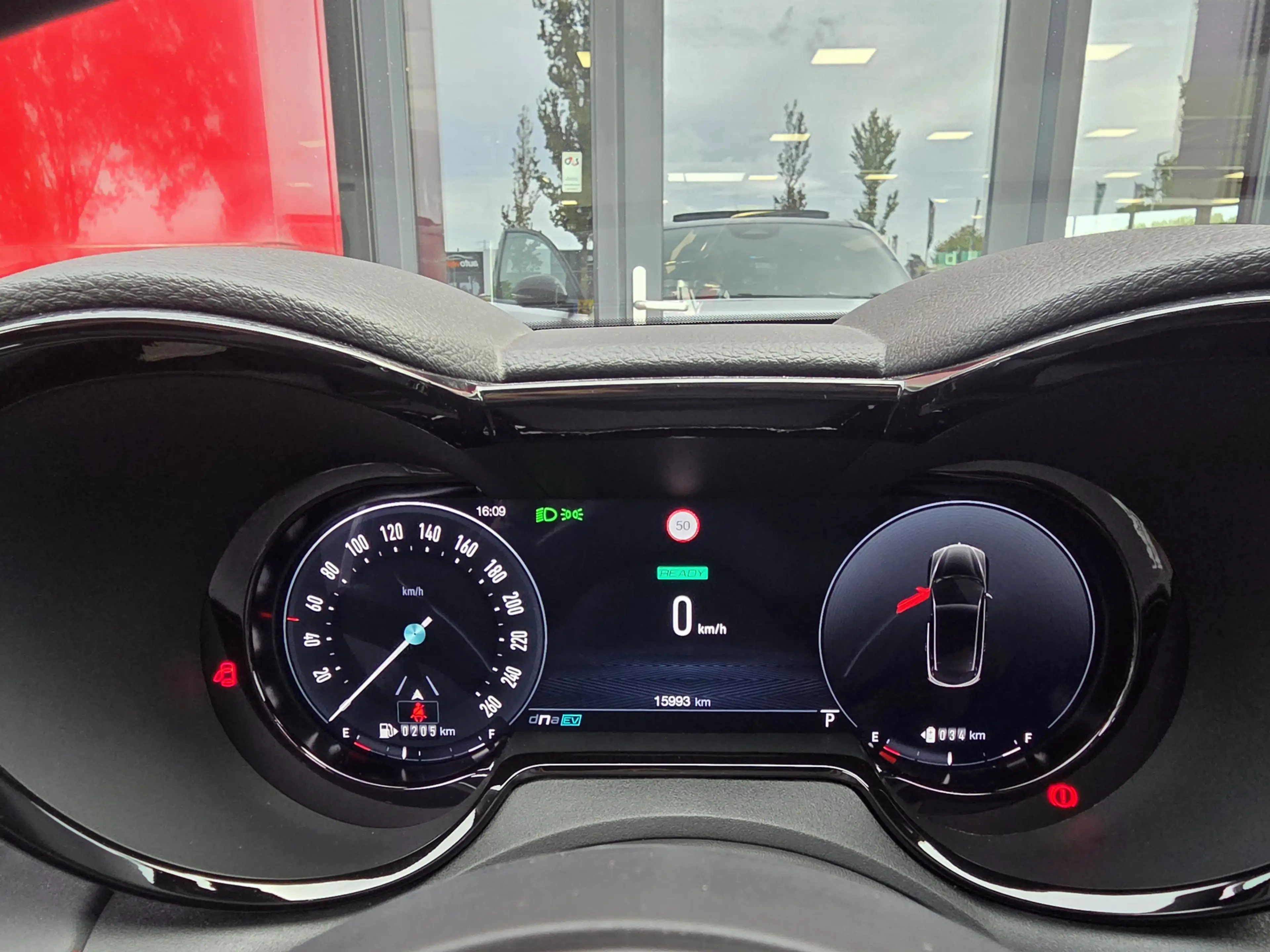 Alfa Romeo Tonale 1.3T PHEV 280PK Tributo Italiano | Panorama-dak | — photo 18