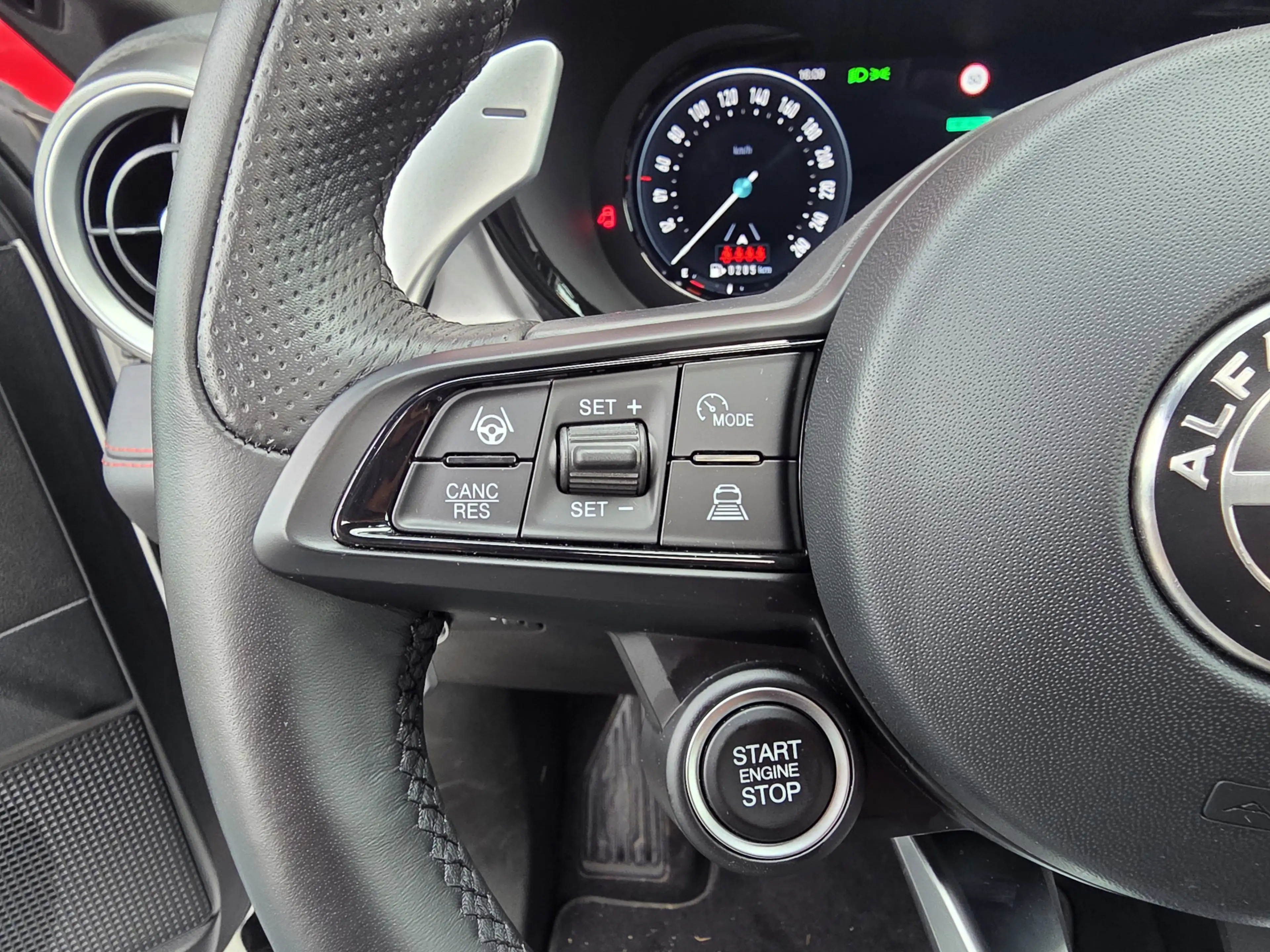 Alfa Romeo Tonale 1.3T PHEV 280PK Tributo Italiano | Panorama-dak | — photo 5