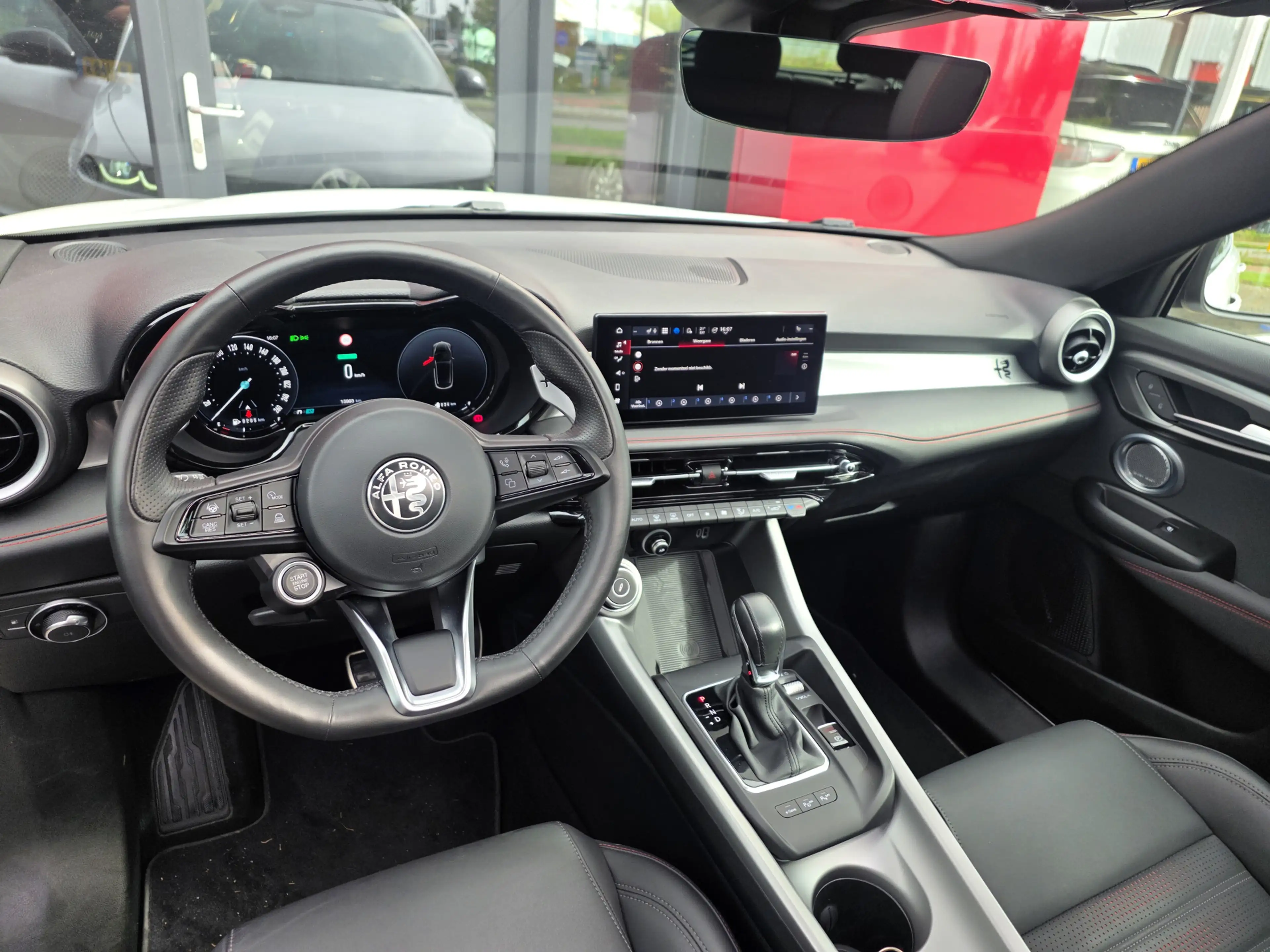 Alfa Romeo Tonale 1.3T PHEV 280PK Tributo Italiano | Panorama-dak | — photo 3