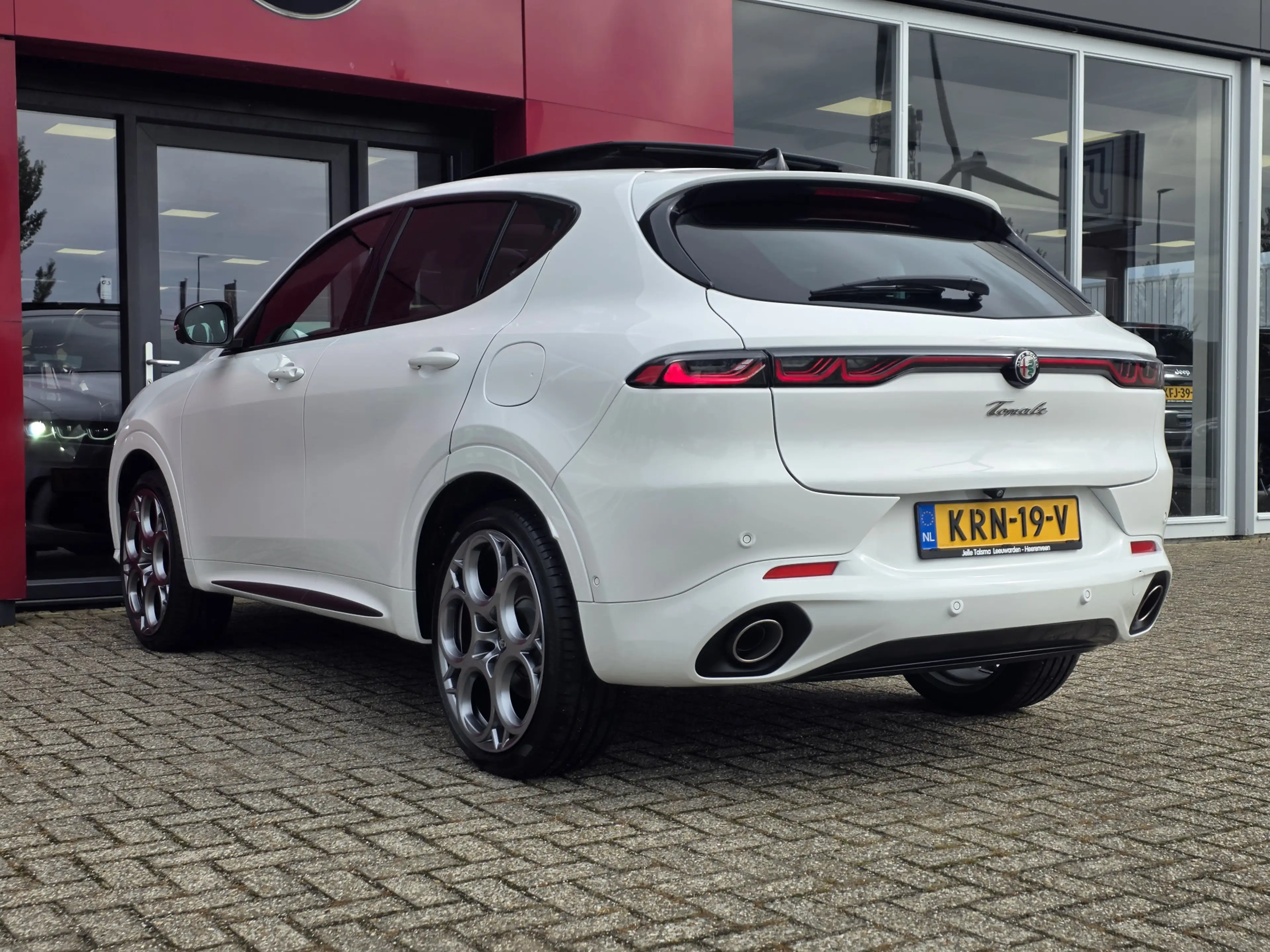 Alfa Romeo Tonale 1.3T PHEV 280PK Tributo Italiano | Panorama-dak | — photo 10
