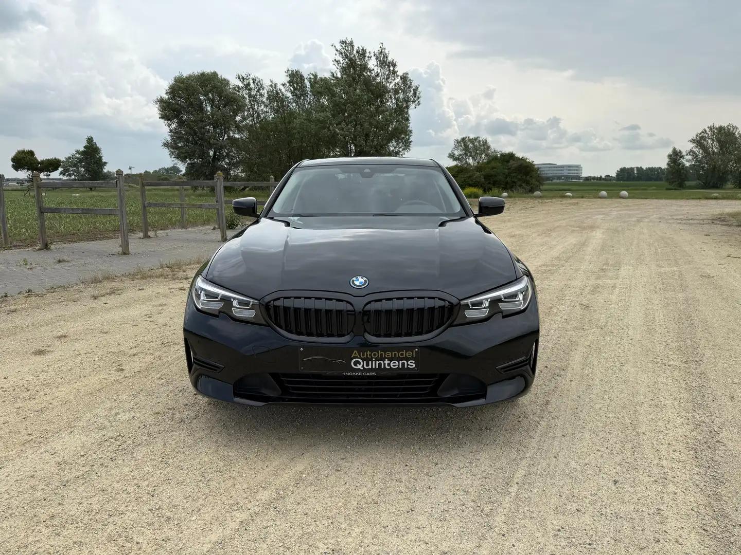 BMW 330 330e Plug in Hybrid,Navi,LED,Life Cockpit,Camera Černá - 2