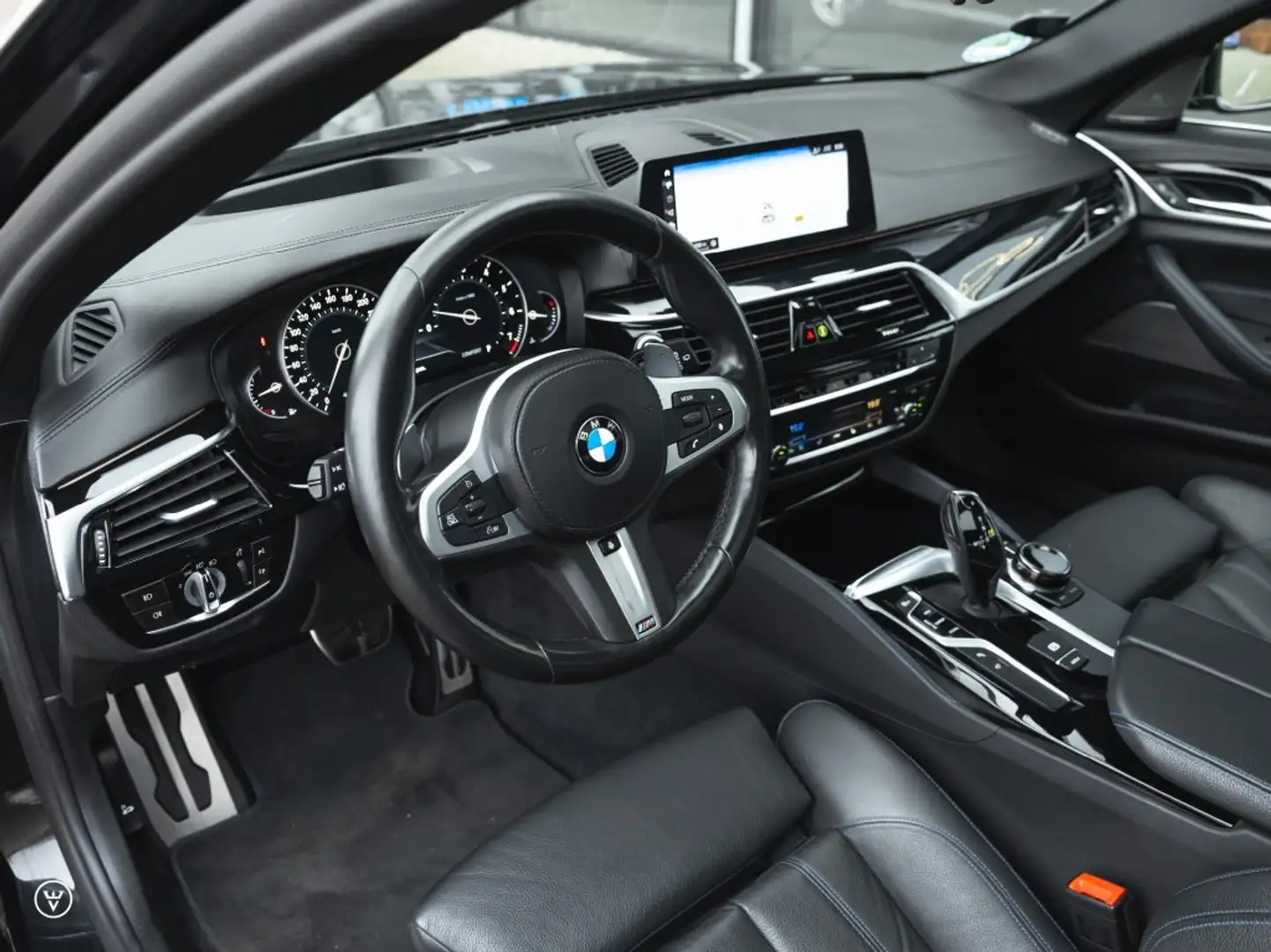 BMW 540 540i Touring M-sport Sportautomaat Schwarz - 2