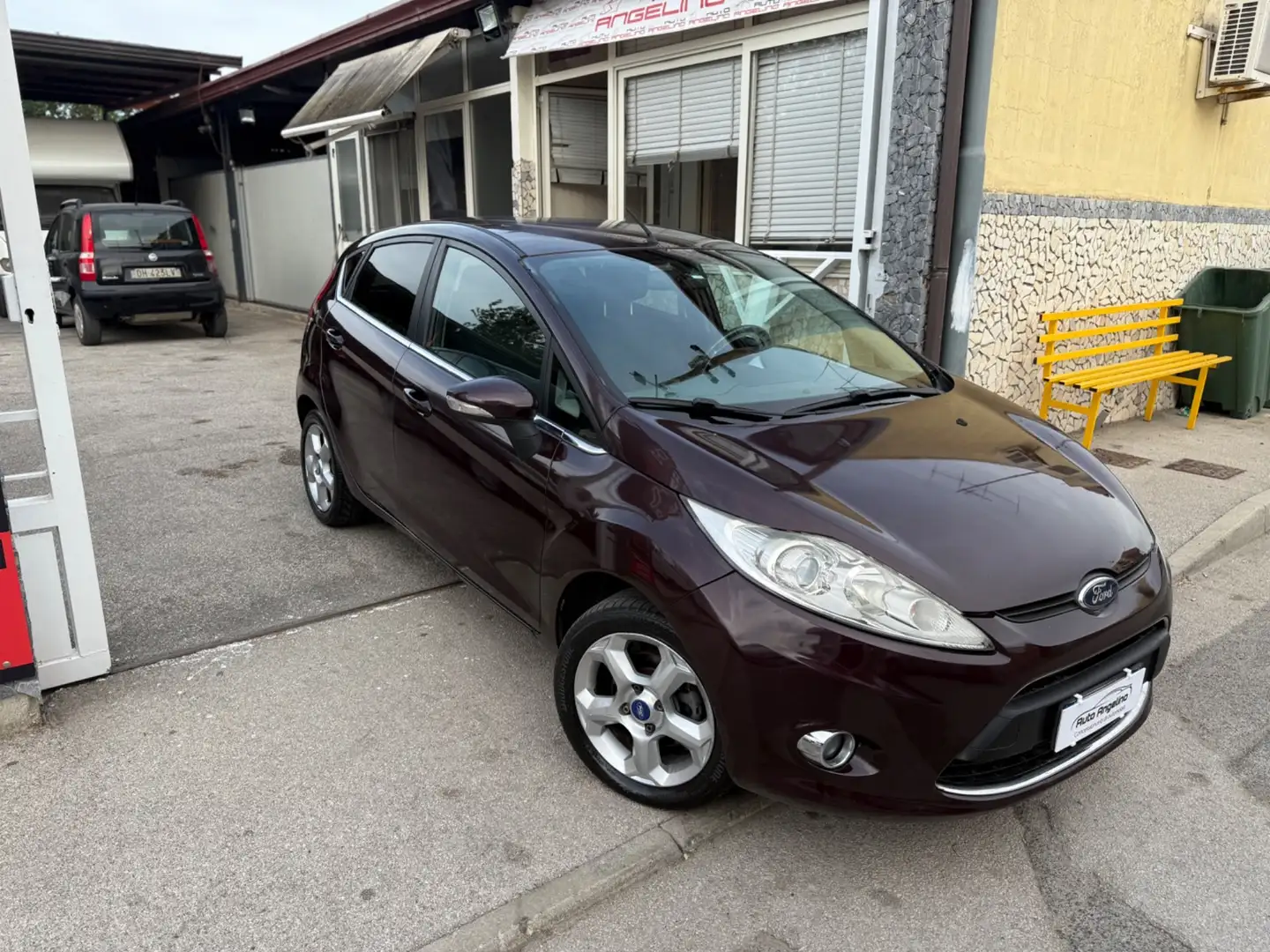 Ford Fiesta 1.4 TDCi 5p. Titanium Brun - 2