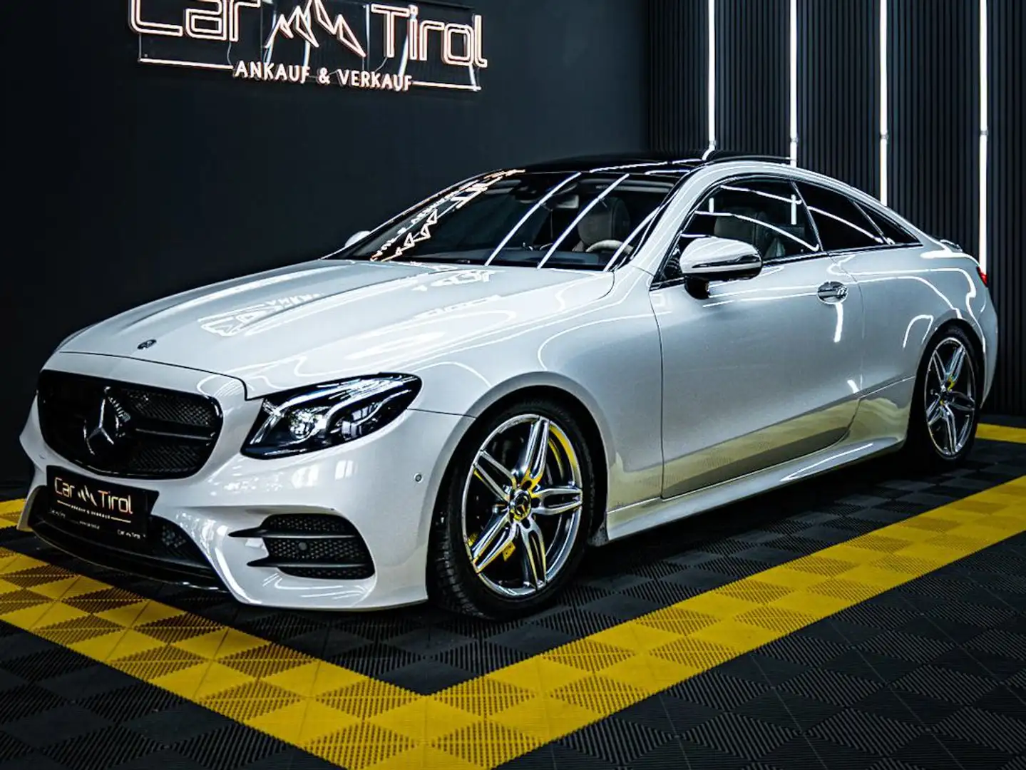 Mercedes-Benz E 400 E 400 4Matic AMG-Line PANO*MASSAGE*BURMESTER* Alb - 2