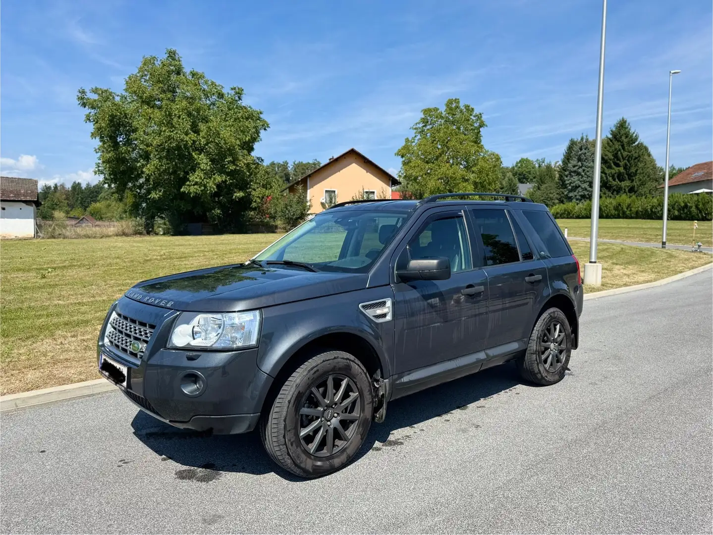 Land Rover Freelander S 2,2 Td4 Allrad Automatik Grau - 1