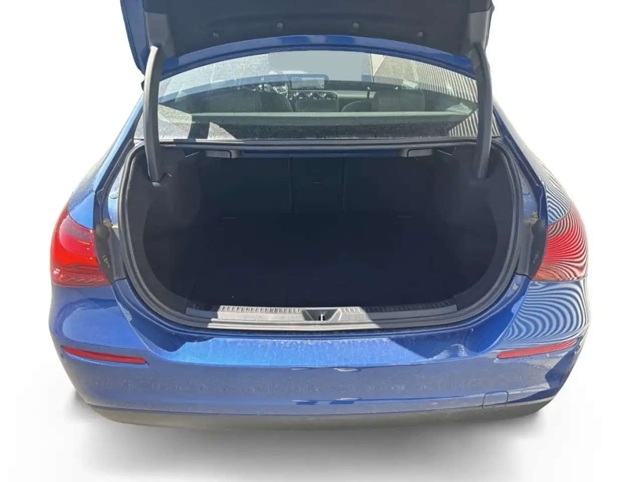 Mercedes-Benz A 180 Limousine AHK LED ACC SHZ 7
