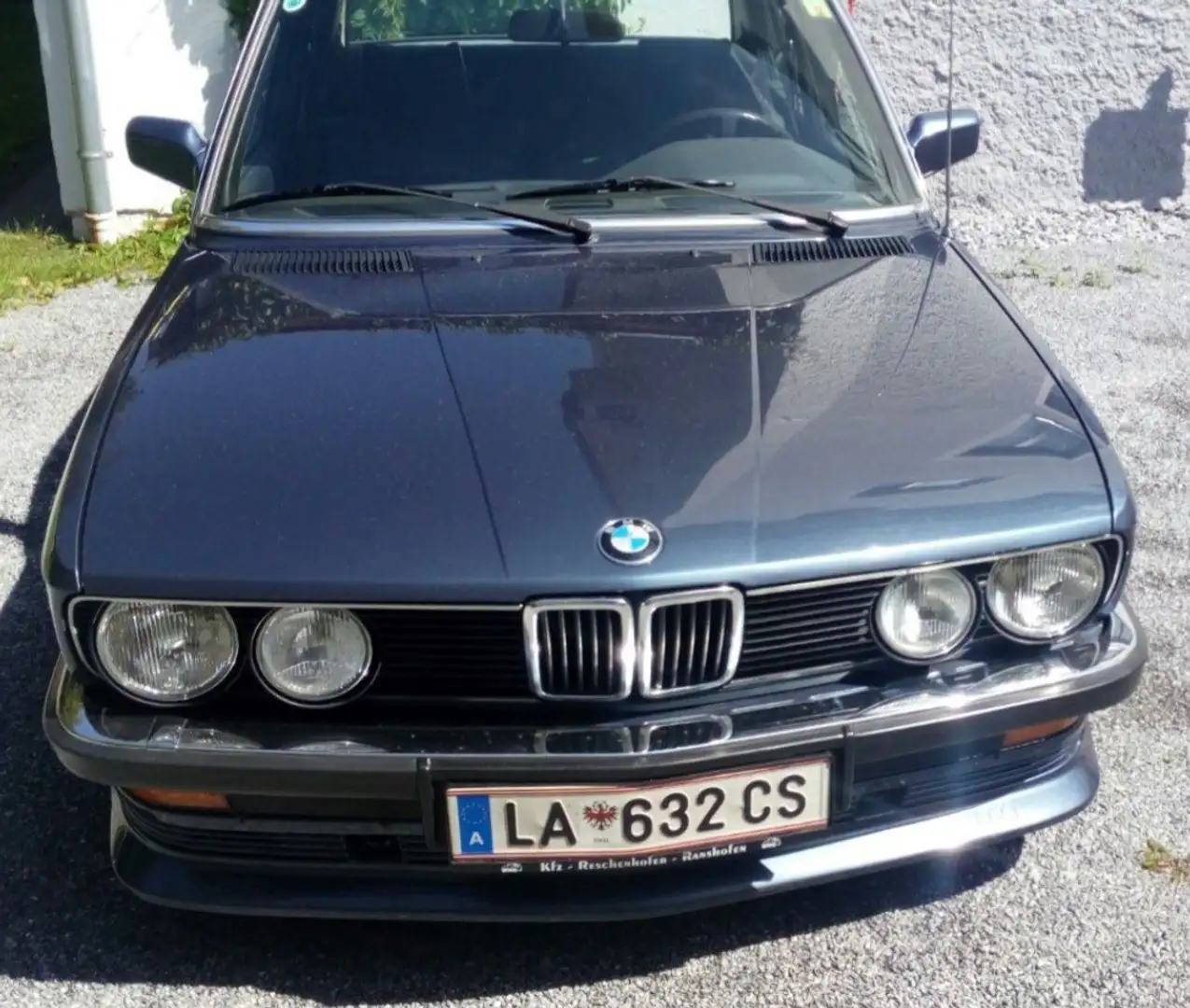 BMW 520 520i (E28) - 1