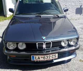 520i (E28)