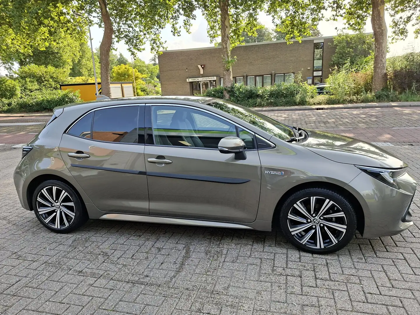 Toyota Corolla 1.8 Hybrid Dynamic Bronz - 1