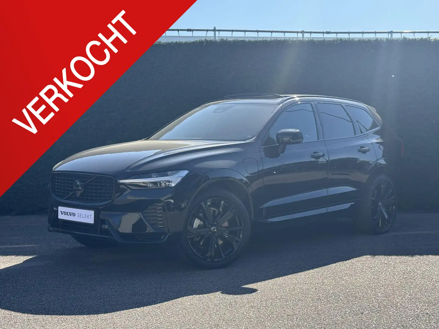 Volvo XC60 T8 Plug-in hybrid AWD Plus Black Edition | Panoram Nero - 1