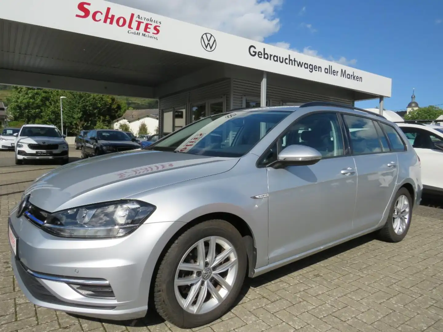 Volkswagen Golf Variant Comfortline 1.5 TSI Silber - 1