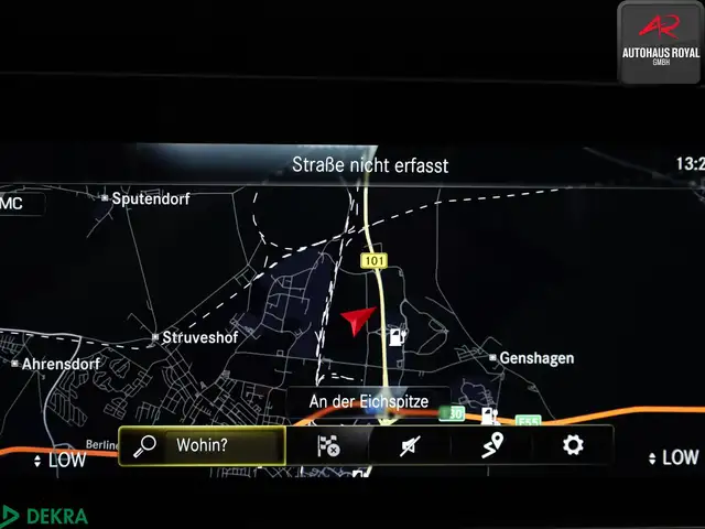 Mercedes-Benz E-Class view 14