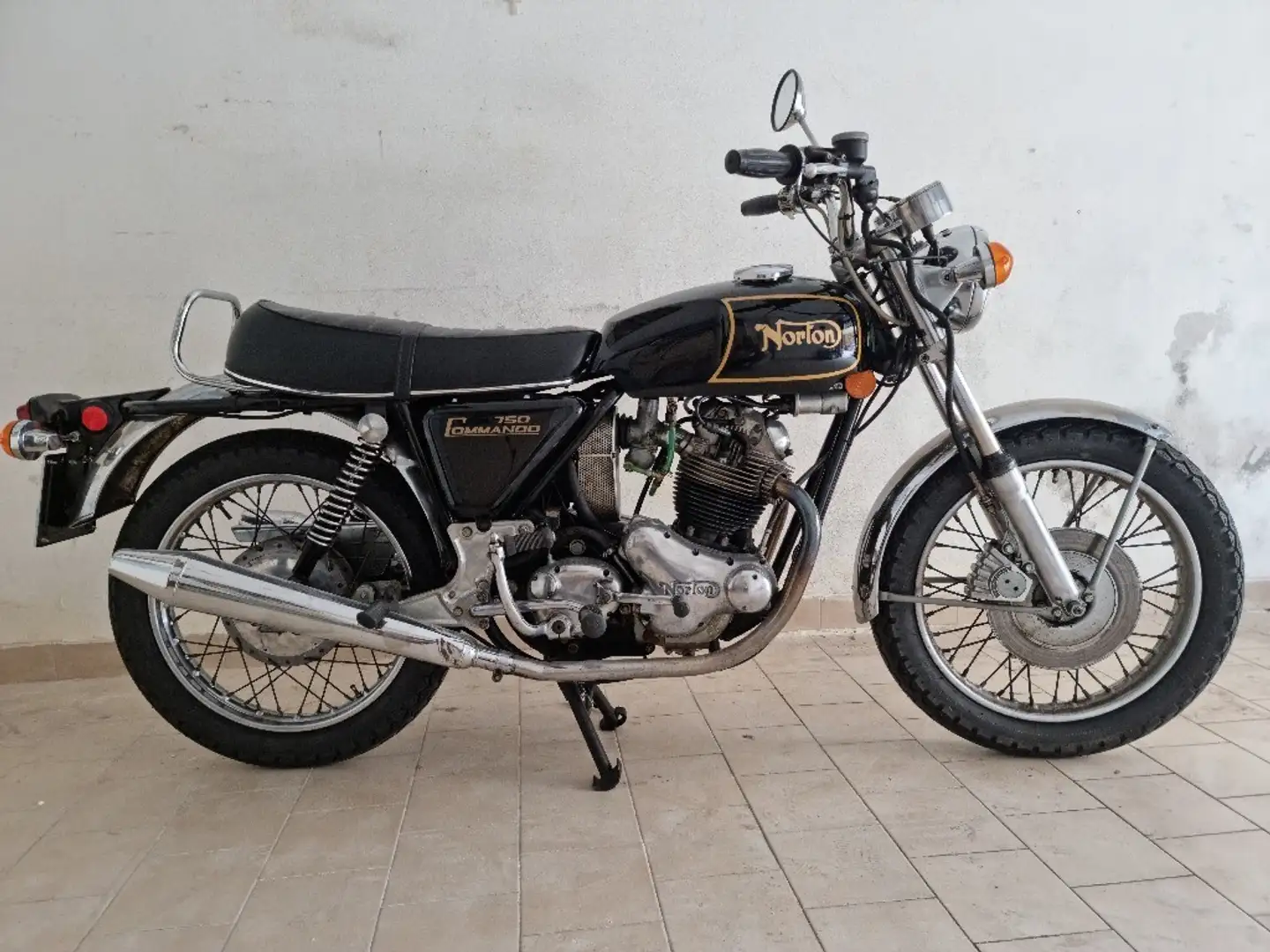 Norton Commando 750 combat Чёрный - 1