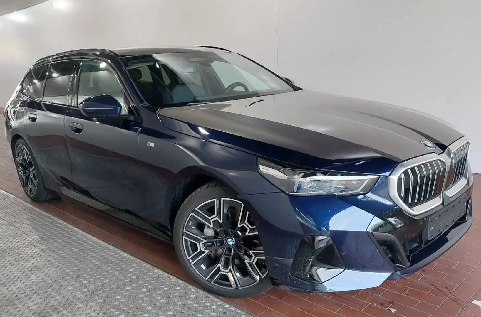 BMW 540 d xDrive M Sport*Merino*360°AHK,HUD,B&W,20`` Bleu - 2