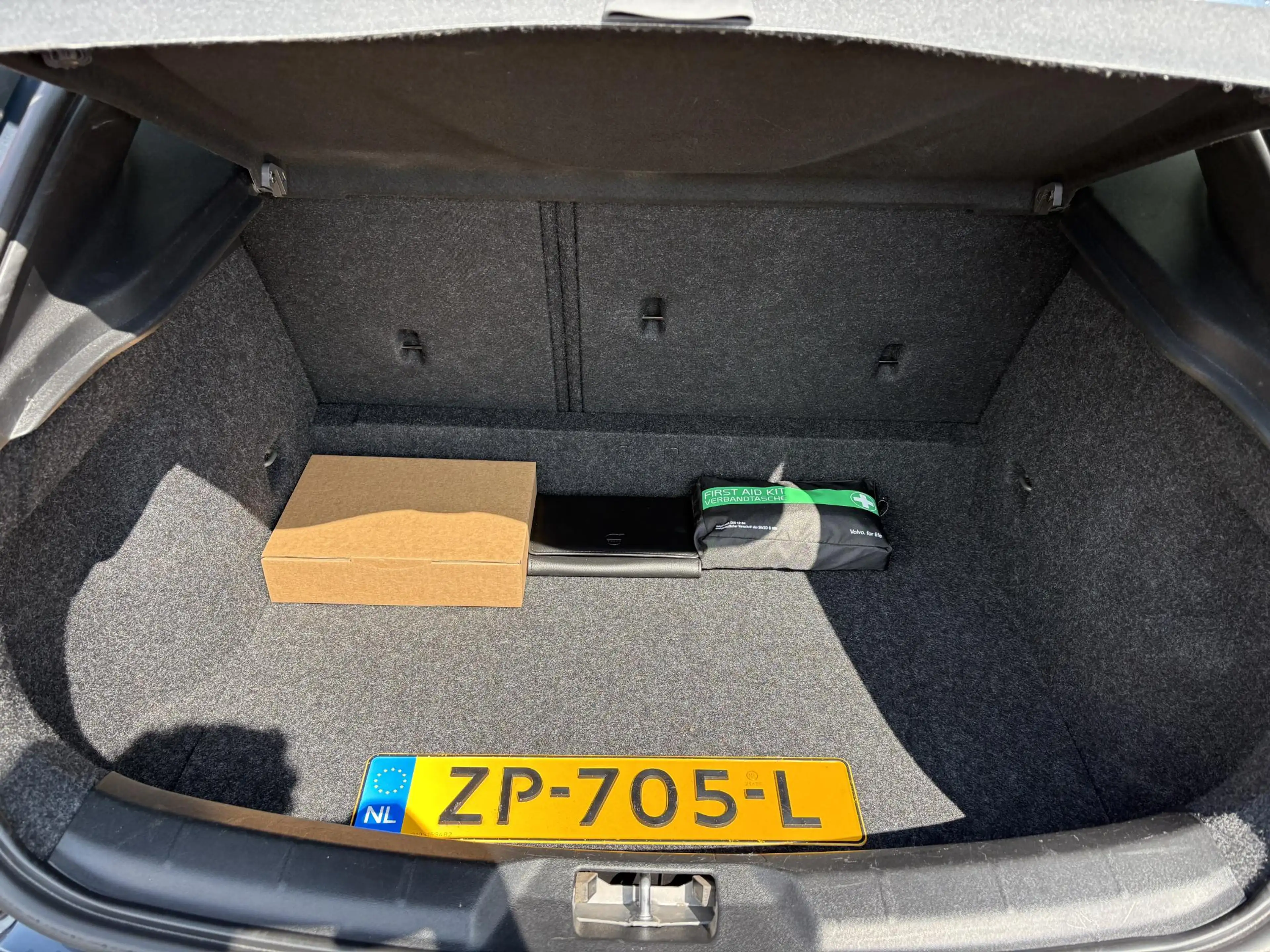 Volvo V40 1.5 T2 Polar+ | Navigatie | Stoelverwarming | Blue — photo 14