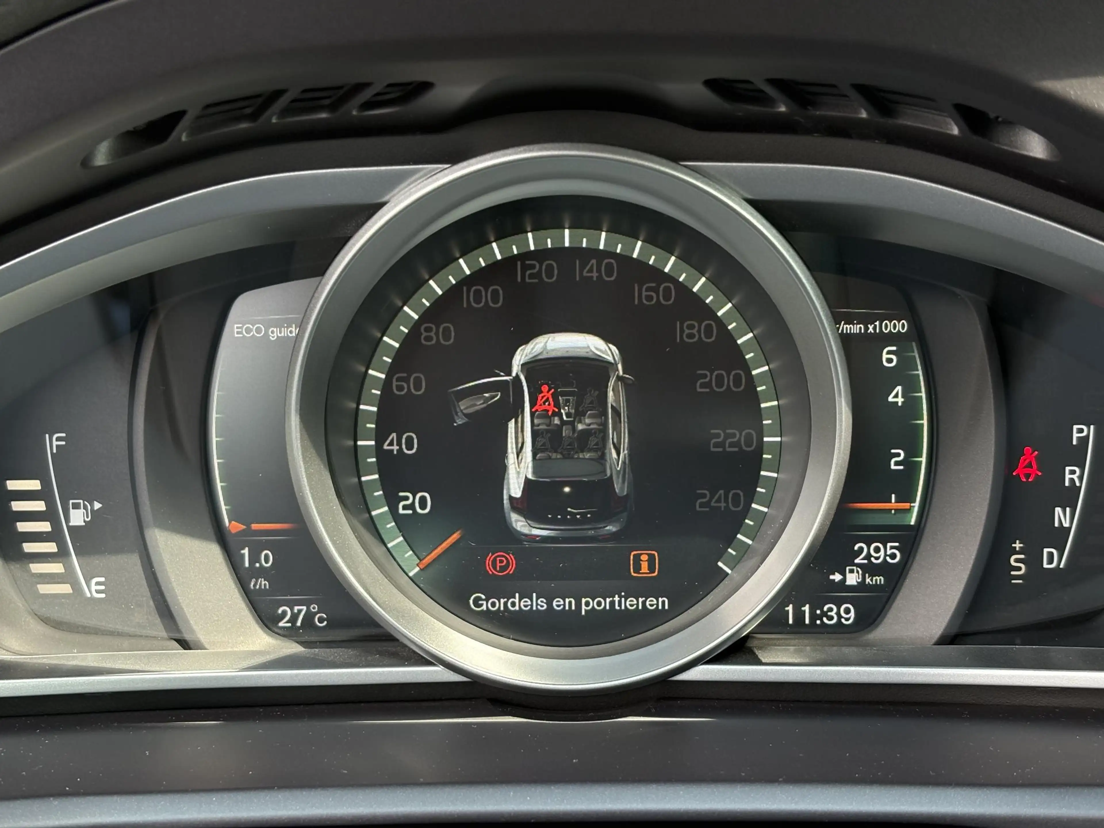 Volvo V40 1.5 T2 Polar+ | Navigatie | Stoelverwarming | Blue — photo 8