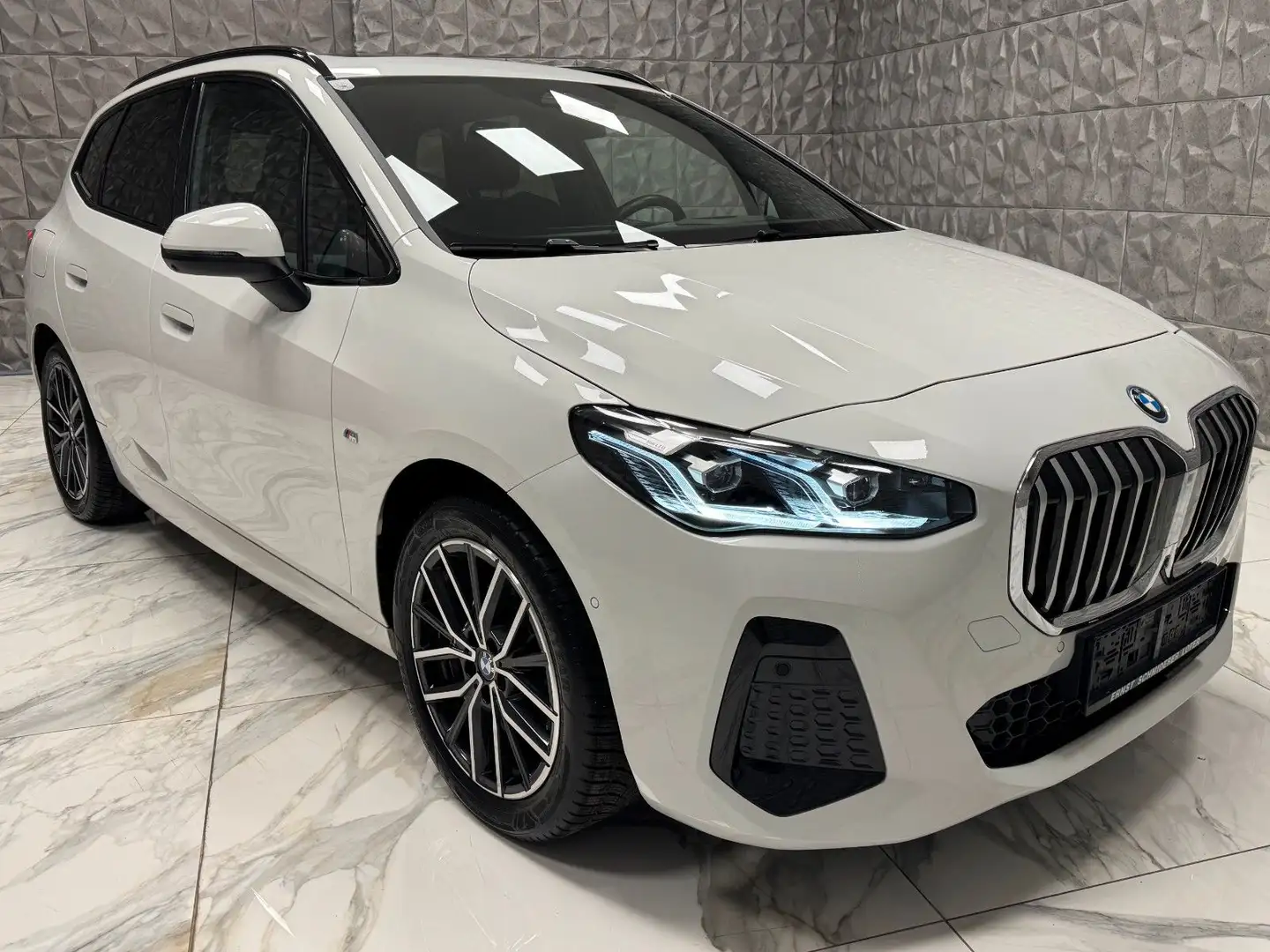 BMW 225 2 Active Tourer 225 e xDrive M Sport Weiß - 1