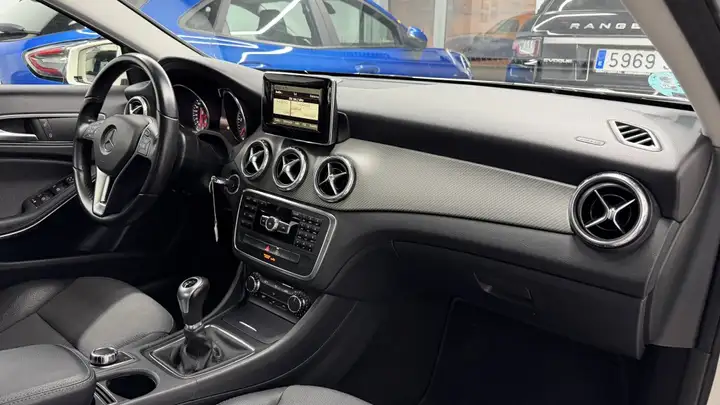 Mercedes-Benz GLA 200D Style (2015) X156 2015, foto 14