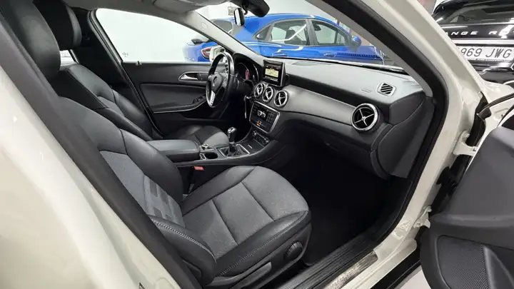 Mercedes-Benz GLA 200D Style (2015) X156 2015, foto 13