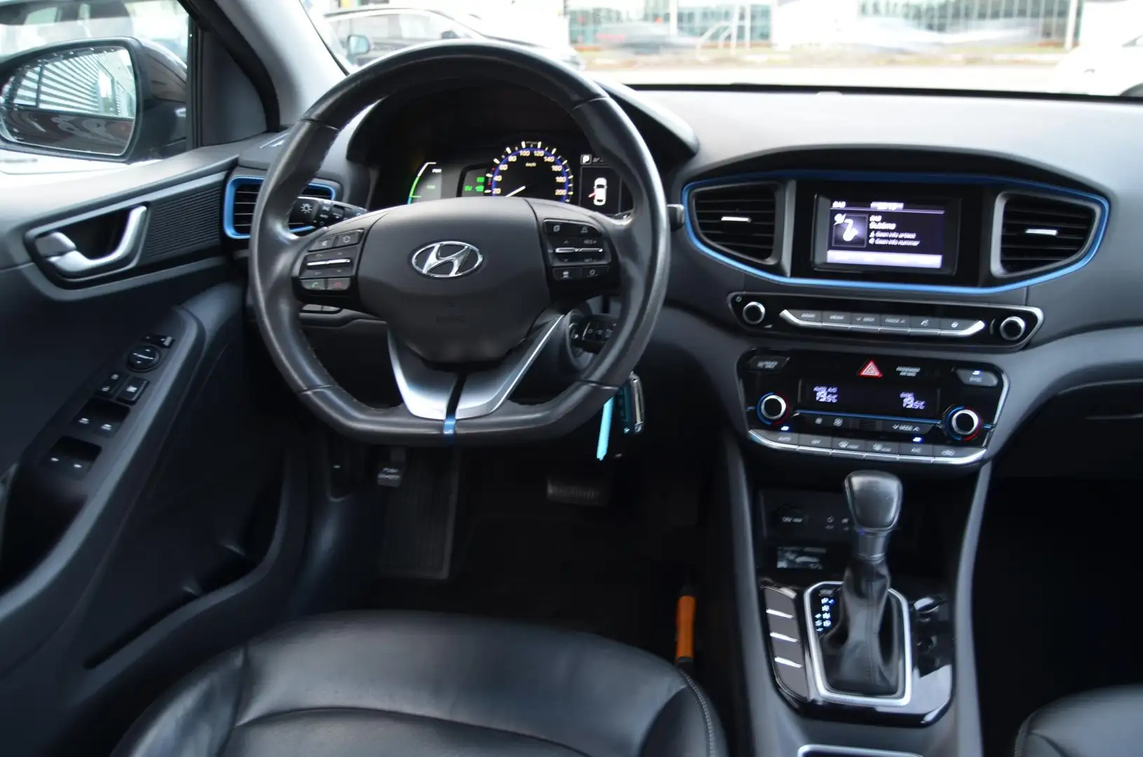 Hyundai IONIQ 1.6 GDi i-Motion HYBRID Brązowy - 2