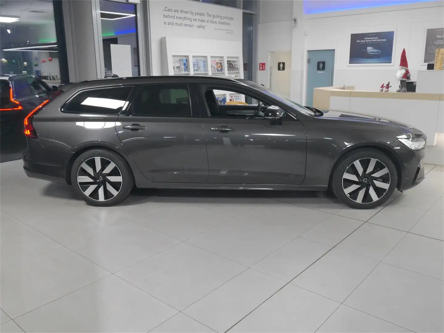 Volvo V90 T6 AWD Geartr. Plus Dark Grau - 2