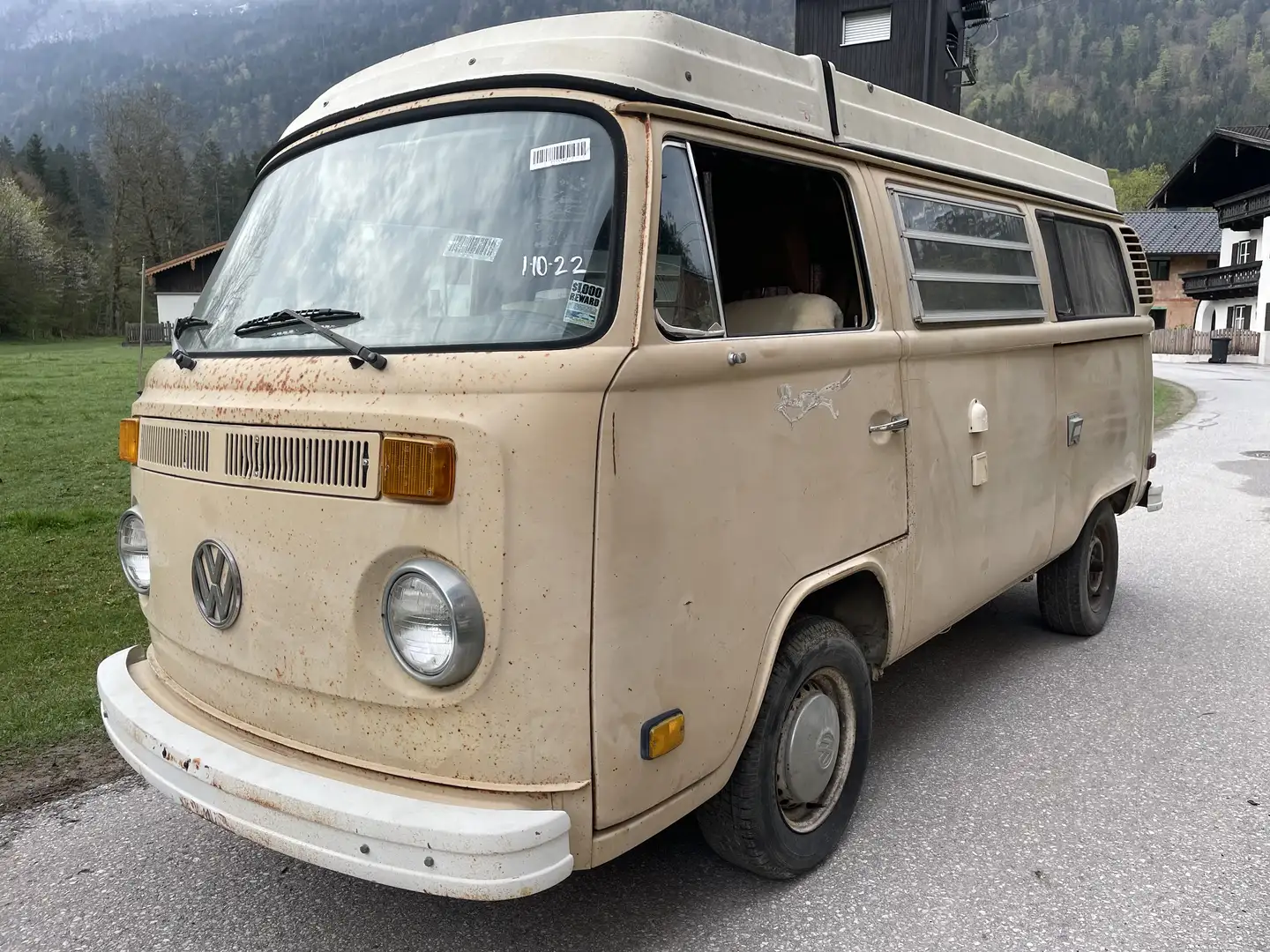 Volkswagen T2 Westfalia Camper Beige - 1